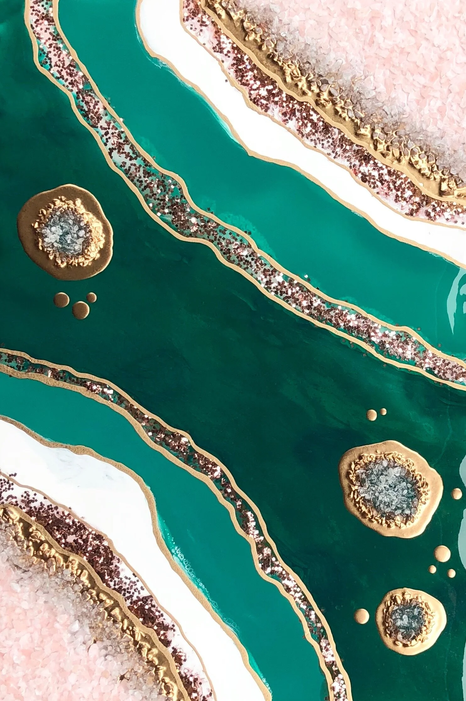 GLINTING & GLISTENING