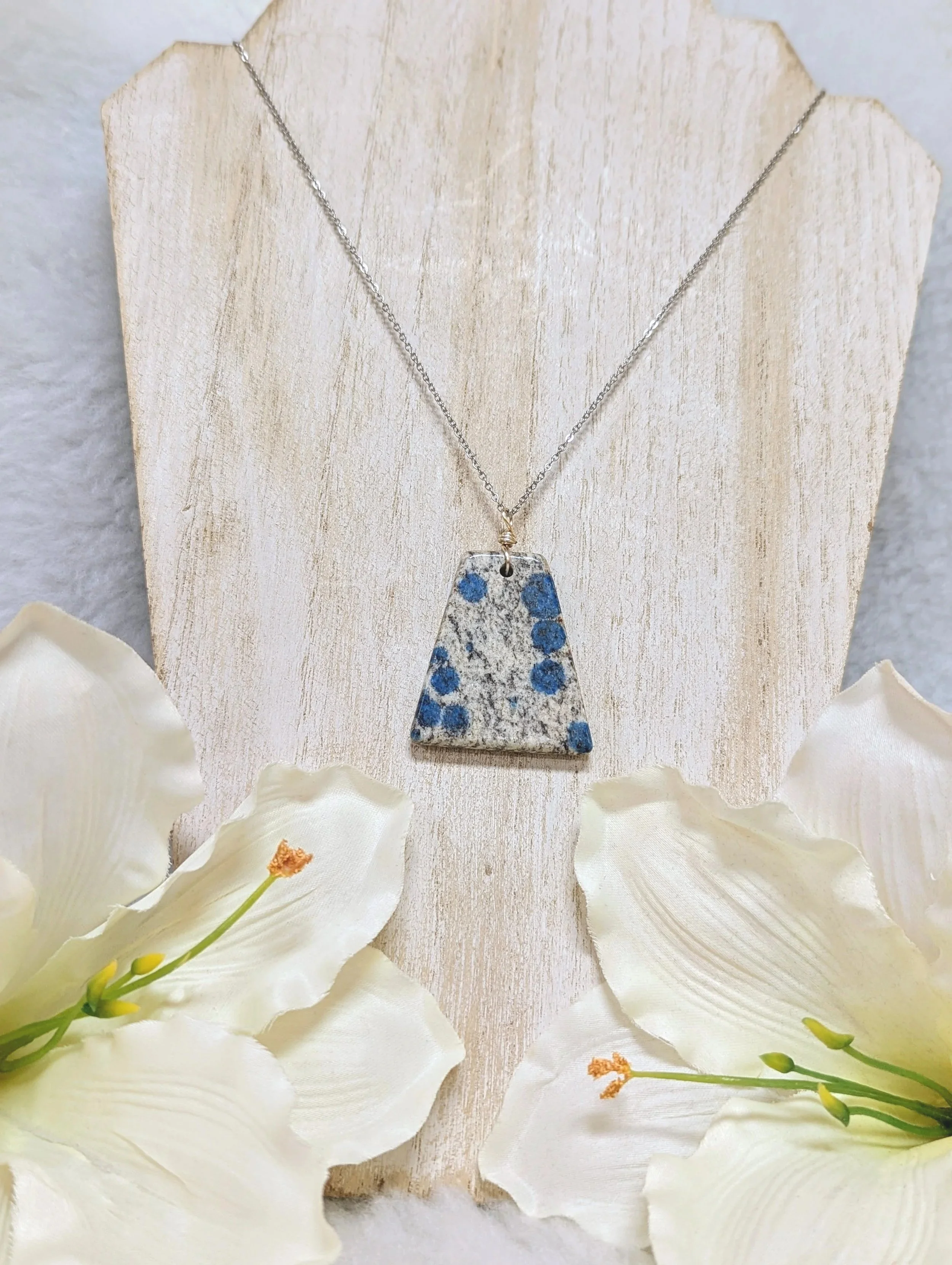 K2+Pendant+on+chain+on+stand.jpg
