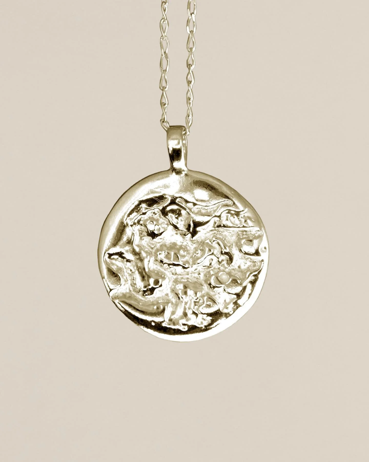 Our Fragments of Coral Pendant in 100% ♻️ Yellow Gold.

With a recent bespoke version I recently made featuring some beautiful melee diamond, sapphire and emeralds.

A true Forever Piece we adore that is currently part of our conscious Christmas sale