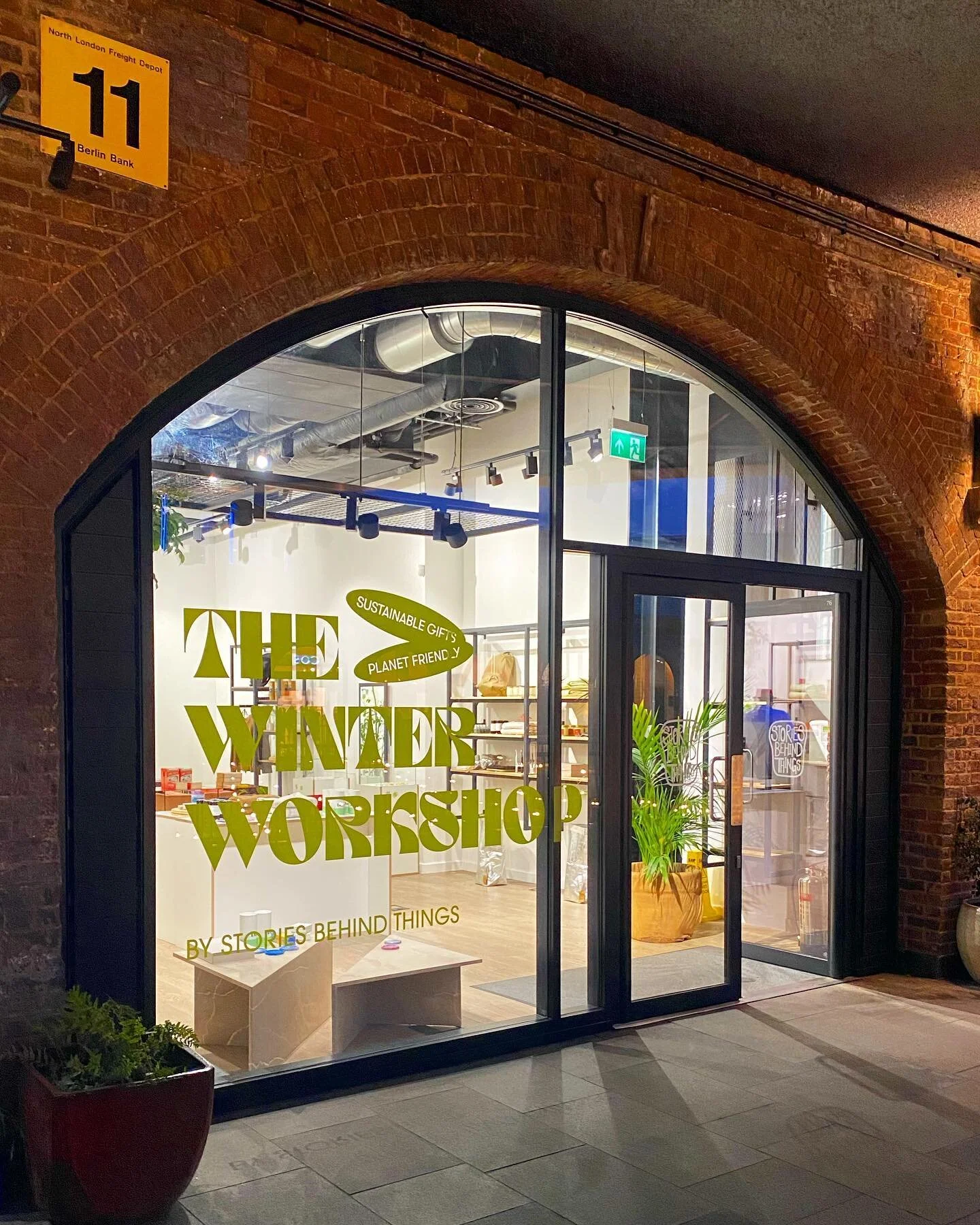 If you havent been already go and check out @storiesbehindthings Winter Workshop pop-up at Coal Drops Yard, Kings Cross.

It will definitely get you feeling festive 🎄

Atteya jewels will be there on display until 22nd Dec and opening times are 11am 