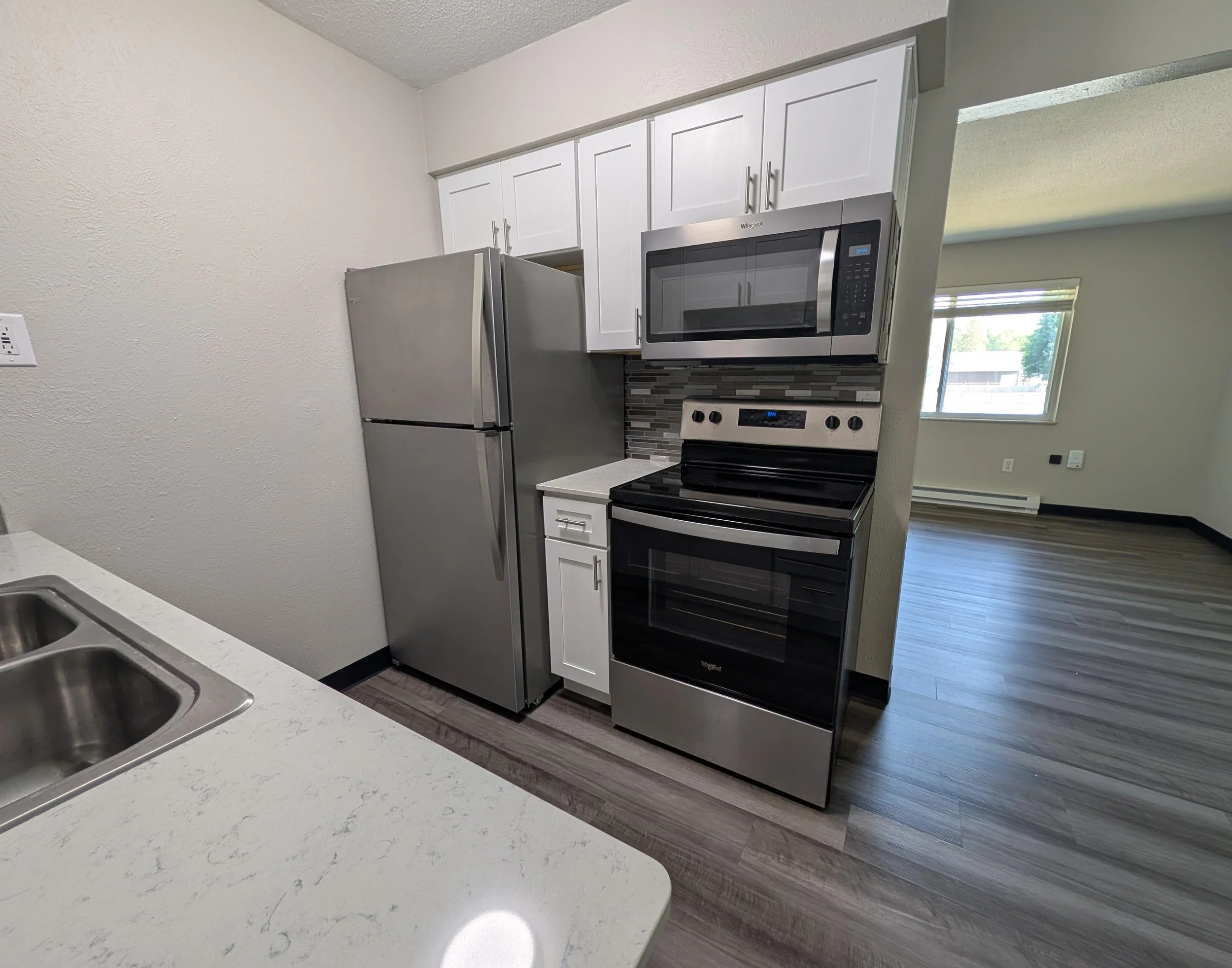 MG-15-Kitchen 2.jpg