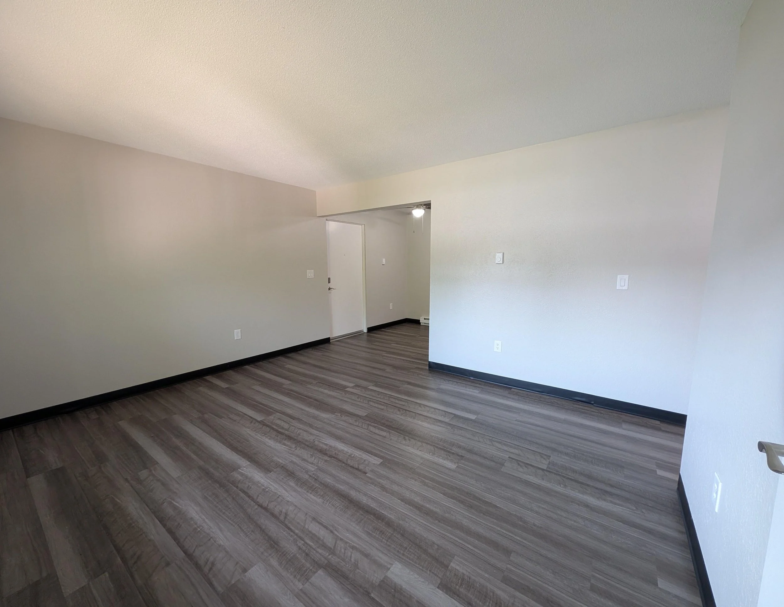 MG-15-Living room 3.jpg
