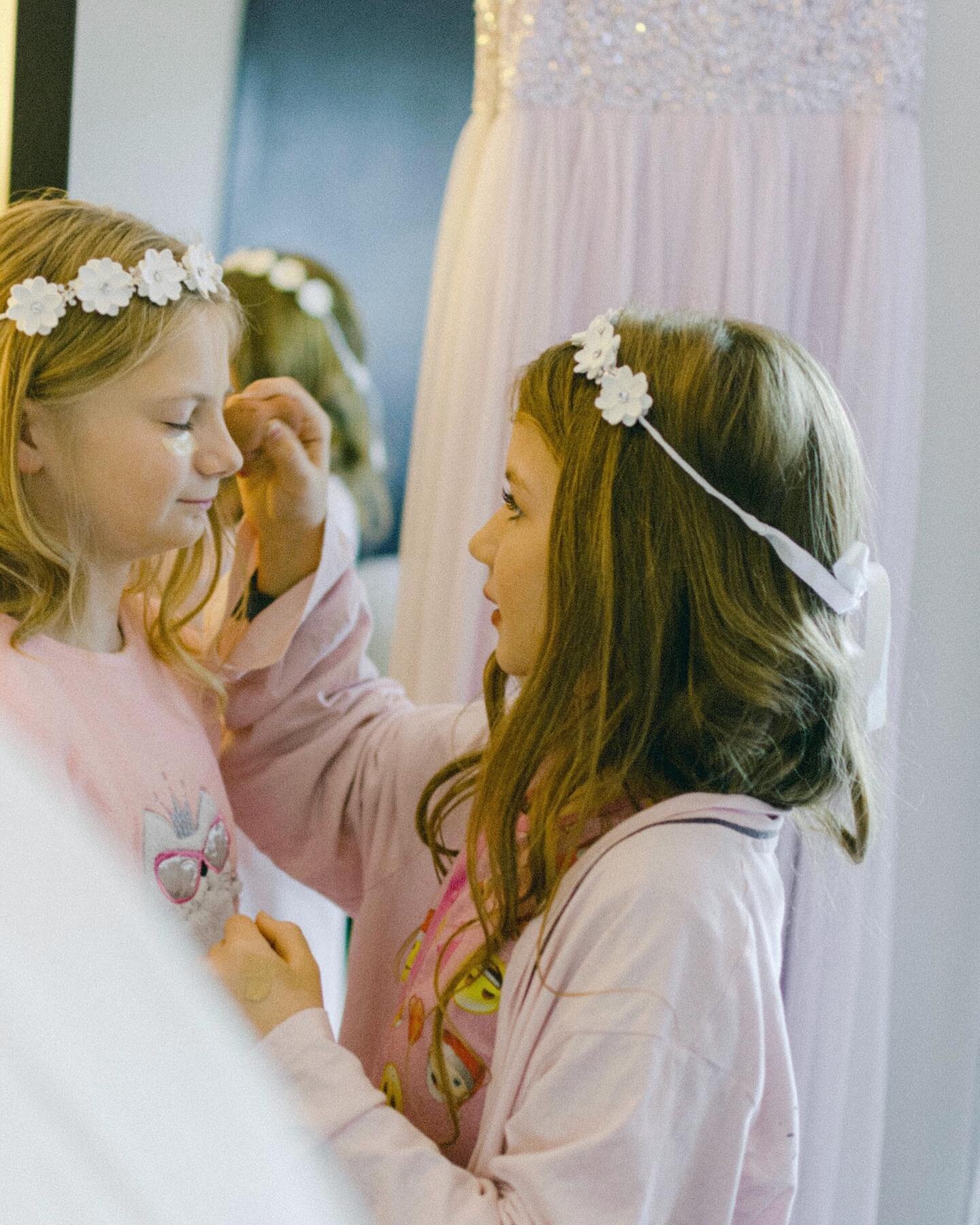 One of my favourite moments;  the adorable ring-bearer applies makeup to her friends face 🥰 #girlssupportinggirls #wedding #weddingguests #weddingday #weddingevent #ringbearer #cute #kidsfashion #kidsmakeup #adorable #londonweddingphotographer #engl