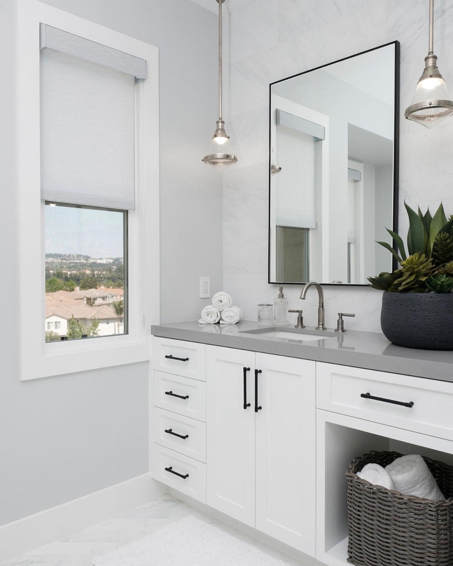 Spa Bathroom at home ✔️
Light colors with modernized accents

#interiordesign
#socalinteriordesigner
#moderninteriordesign
#retrointeriordesign
#remodelhome
#bathroomremodel
#lovewhatyoudo
#designer
#Interior4all
#kitchenremodel
#calcattamarble
#bath