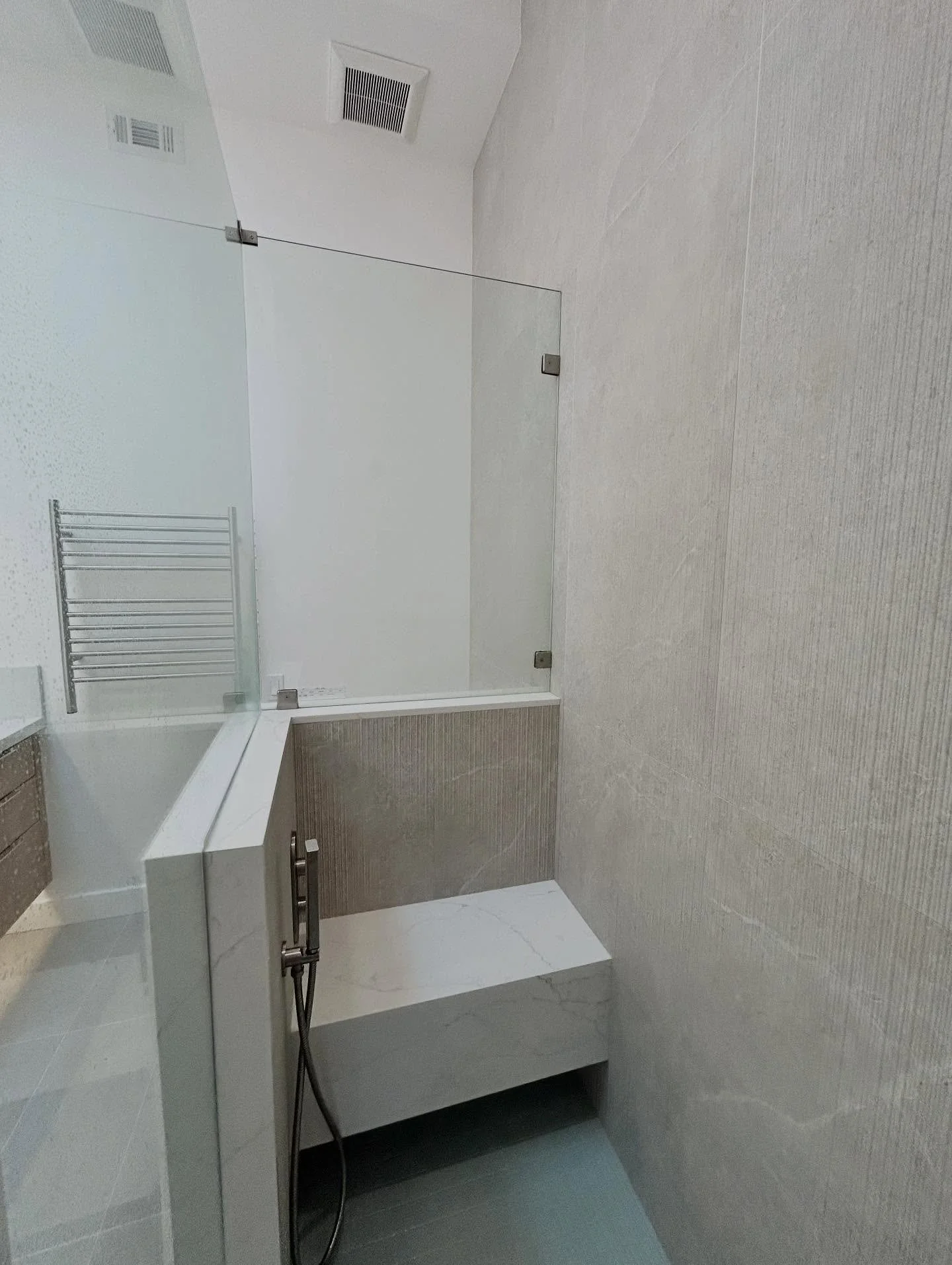 Texture + tone = transformation 🙌
The new tiles bring depth and warmth to this space &mdash; proof that color and texture make all the difference.
#InteriorDesign #BathroomInspo #remodelreveal