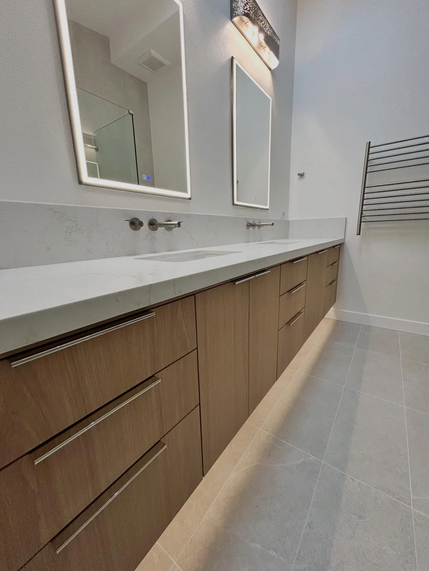 Minimalist Fixtures, soft tiles, bringing the nature indoor ✨ #bathroomremodel #modernbathroom