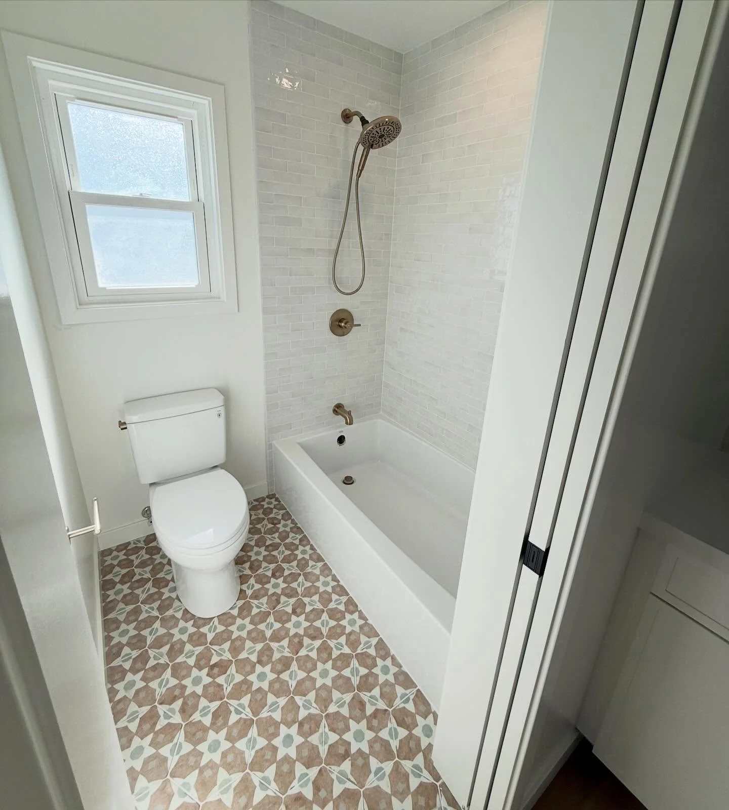 One thing we're not afraid of is a colorful and patterned tile! ✨