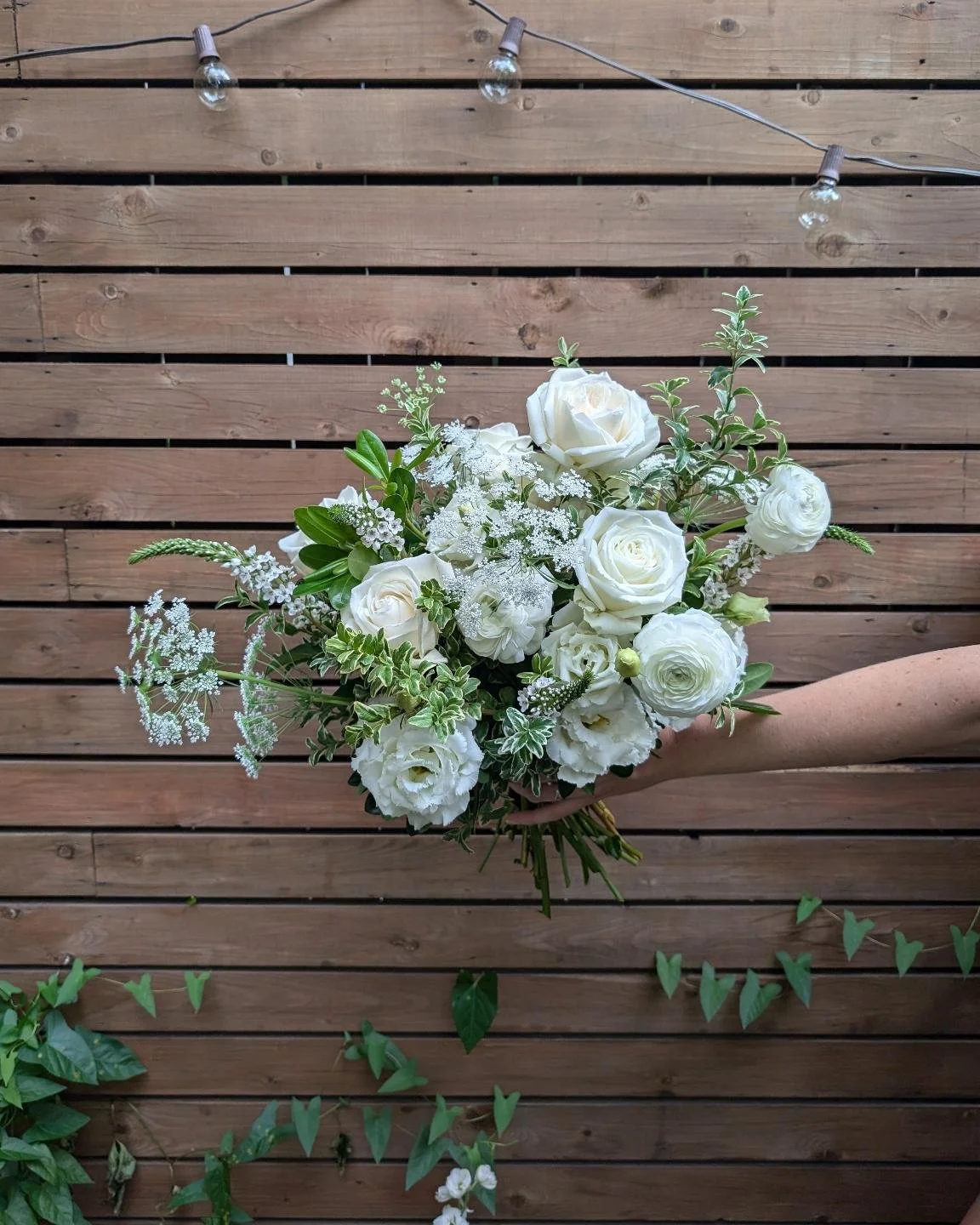 En plein dans notre saison des Mariages, on se demande si tu t'es d&eacute;j&agrave; mari&eacute; avec nos fleurs?

On se demande si tu as aim&eacute; nos cr&eacute;ation ? On aimerait que tu nous en dise un peu plus ! Par courriel, par messagerie In