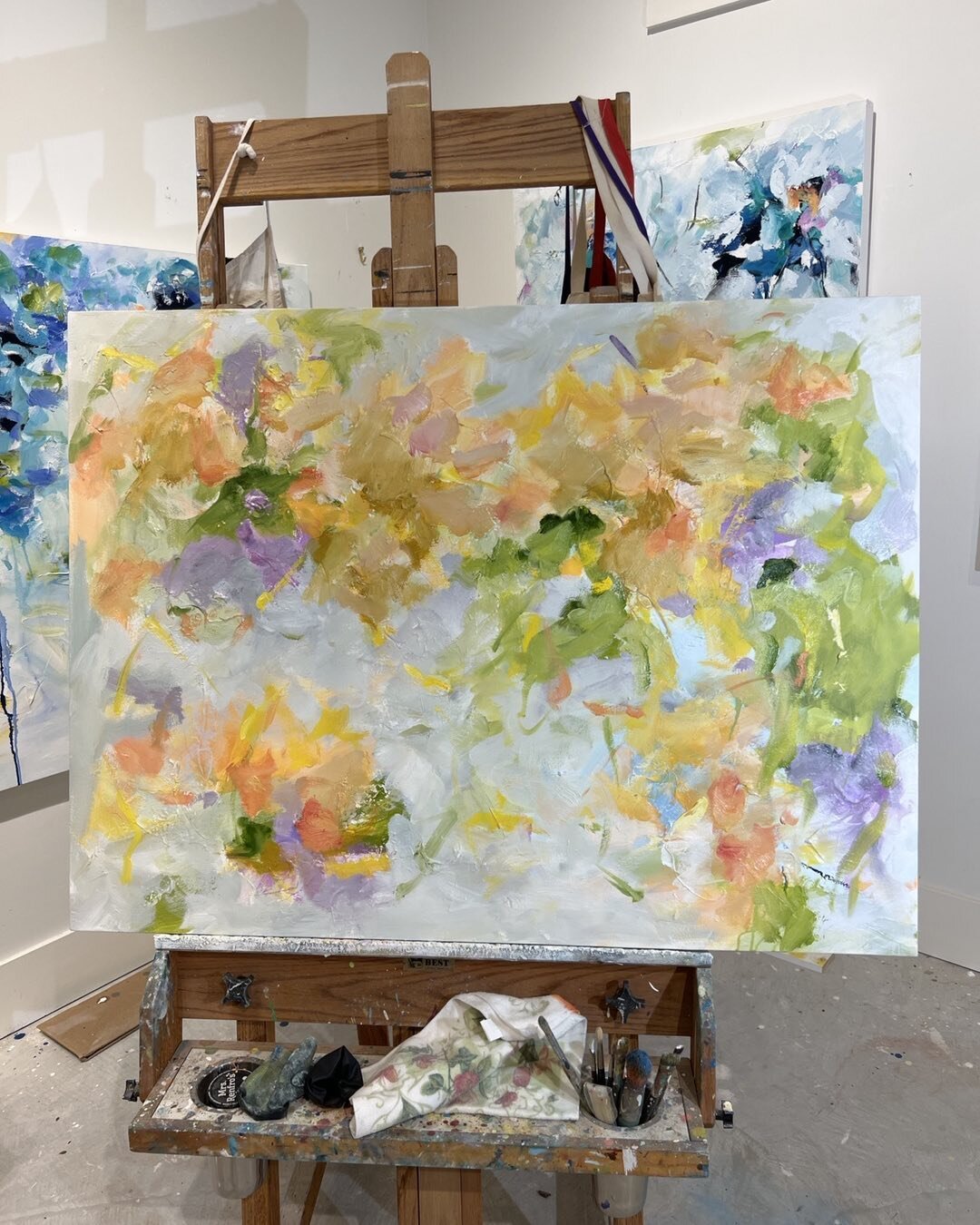 Enjoying this softer palette. More to come on this piece. 

#xankoonce #abstractpainting #contemporaryart #abstractimpressionism #texasartist #mckinneyartist #interiordesigner