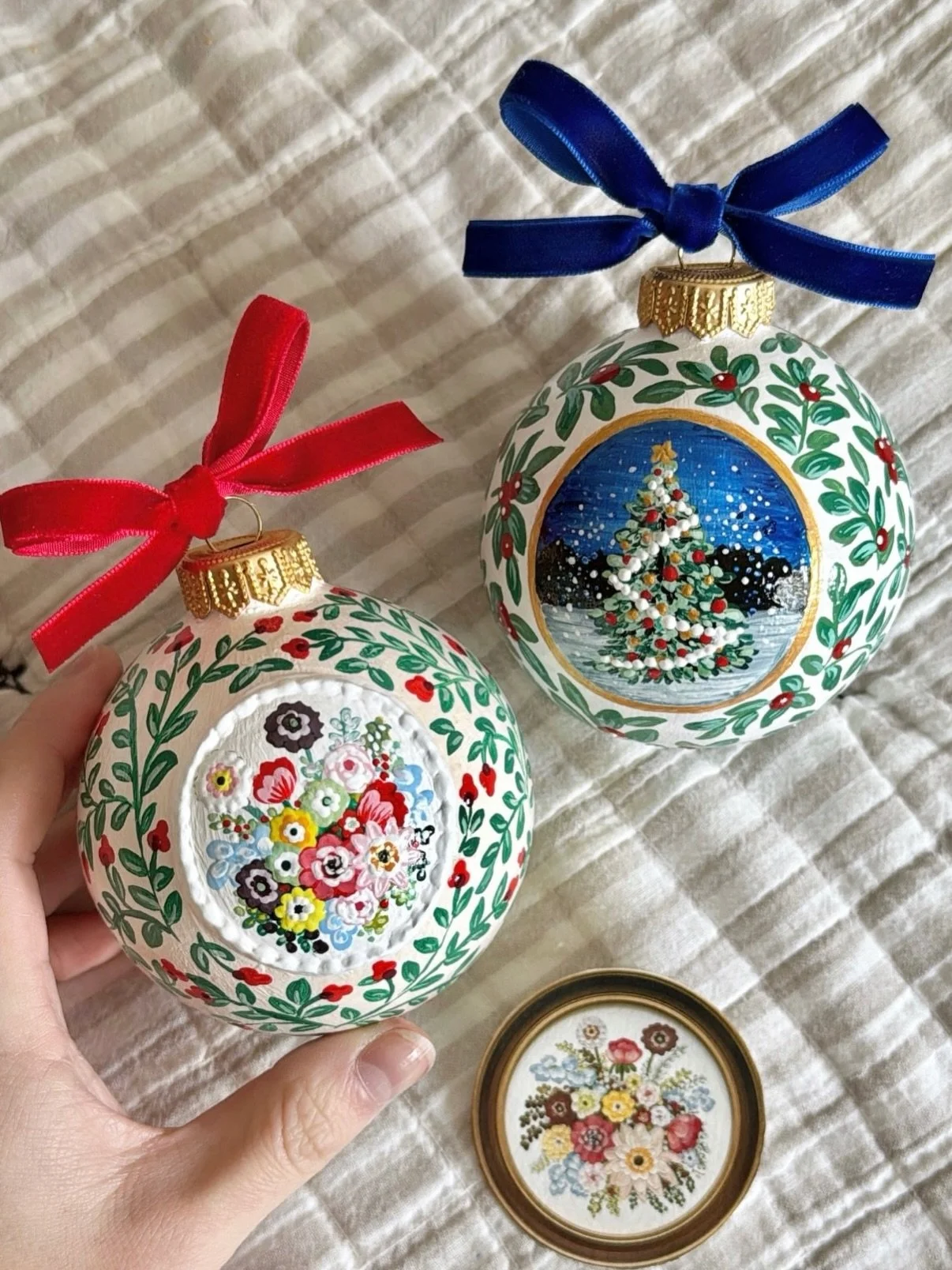 One of my goals for 2026 is to create a handful of pieces to display in my new art studio❤️ With this goal in mind, I decided to make an ornament to hang on my christmas tree, and also one for a gift! Take this as your sign to also prioritize creatin