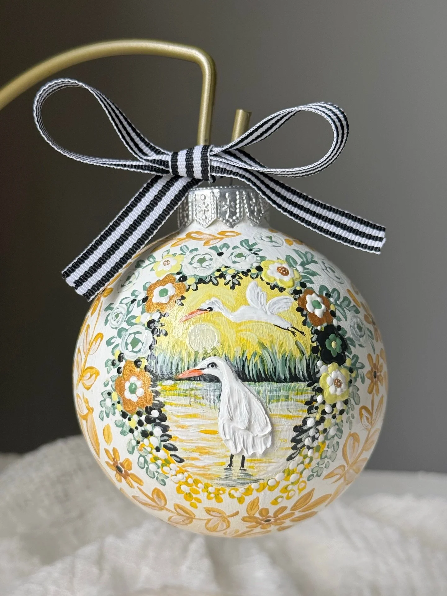 Serene Egrets~Ornament version💛 After receiving such a positive response towards the original oil pastel painting, I finally decided to transform the design into a one-of-a-kind hand-painted ornament☺️ Now available to collect! #egrets #handpaintedo