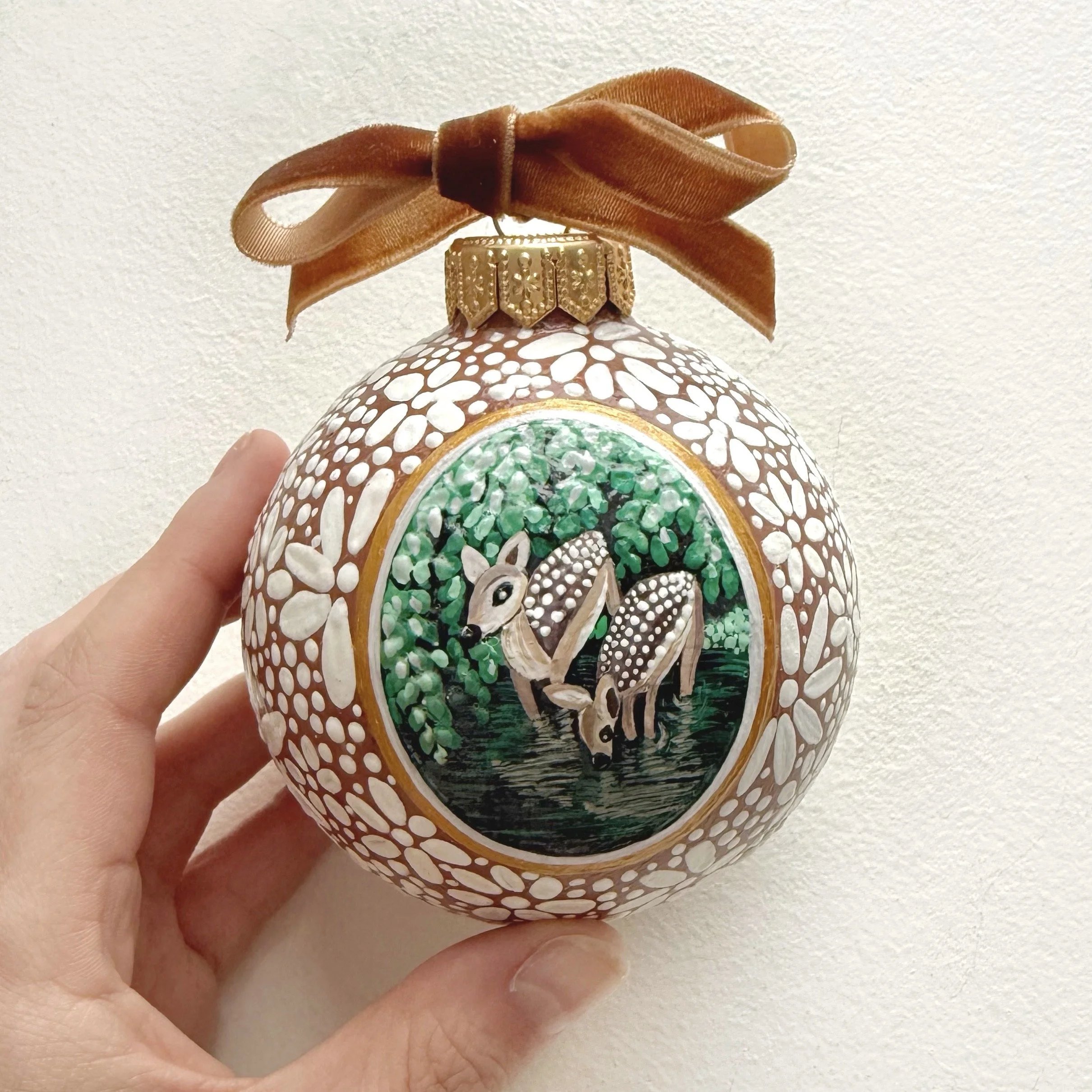 Serene Fawns i (Ornament)