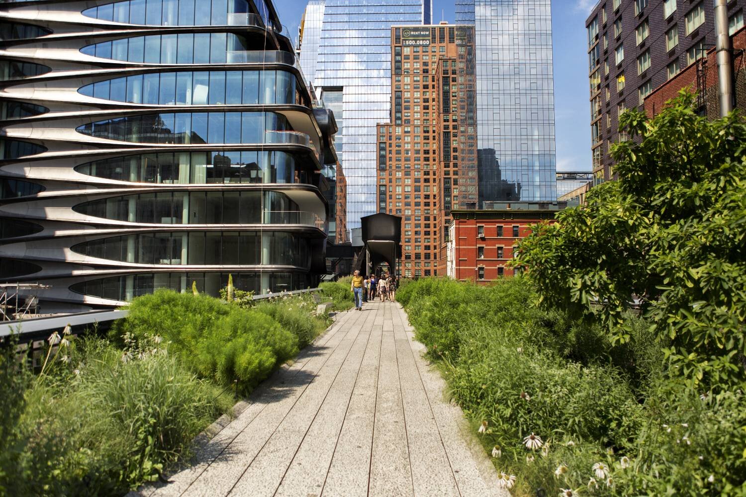 The Highline view of Zaha Hadid building