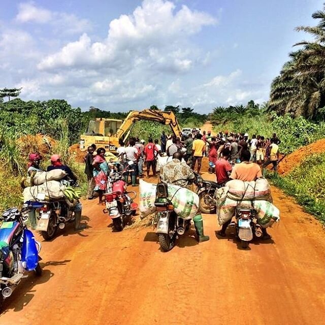 APWCR field works with rural communities and APWCR local palm oil milling processes in its experimented palm farm.