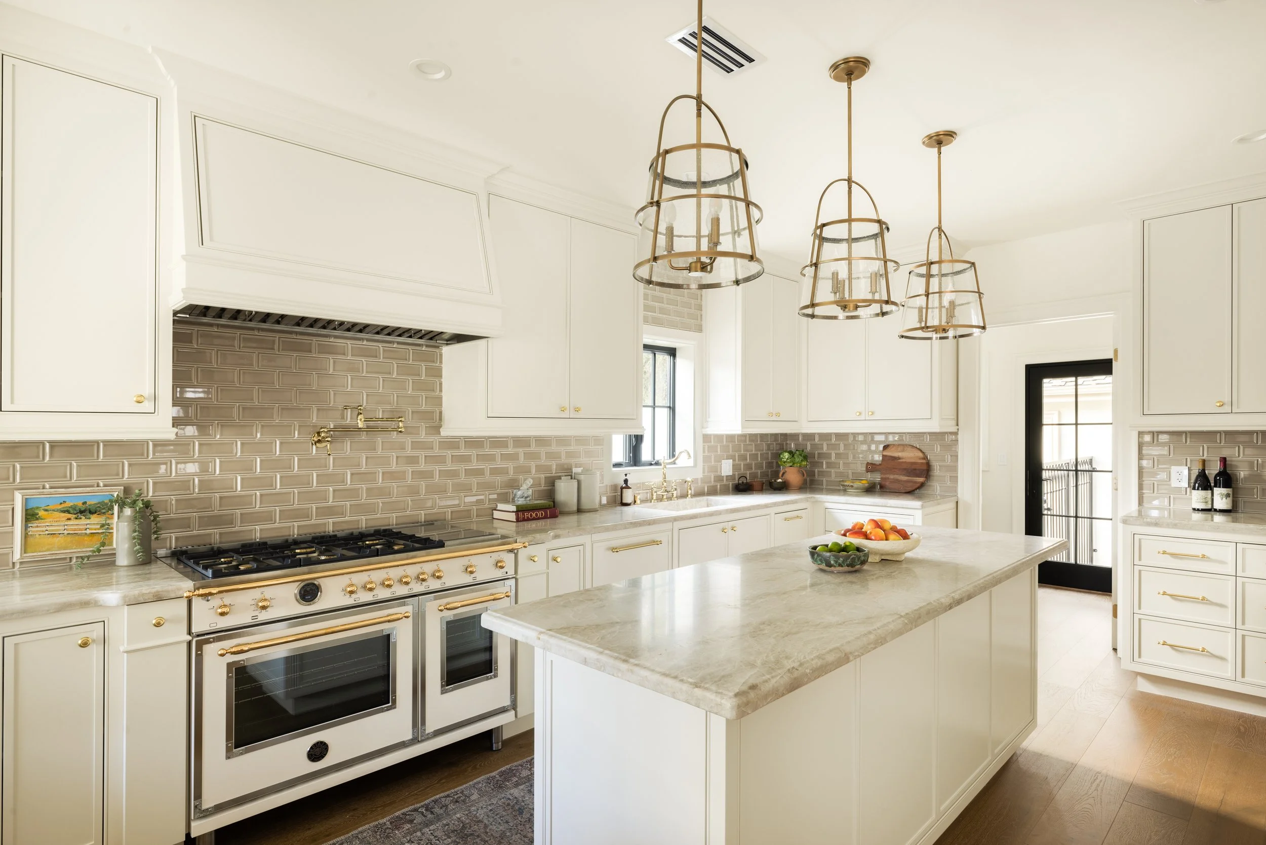 1691 Hill Dr - virtuallyherestudios.com-17.jpg