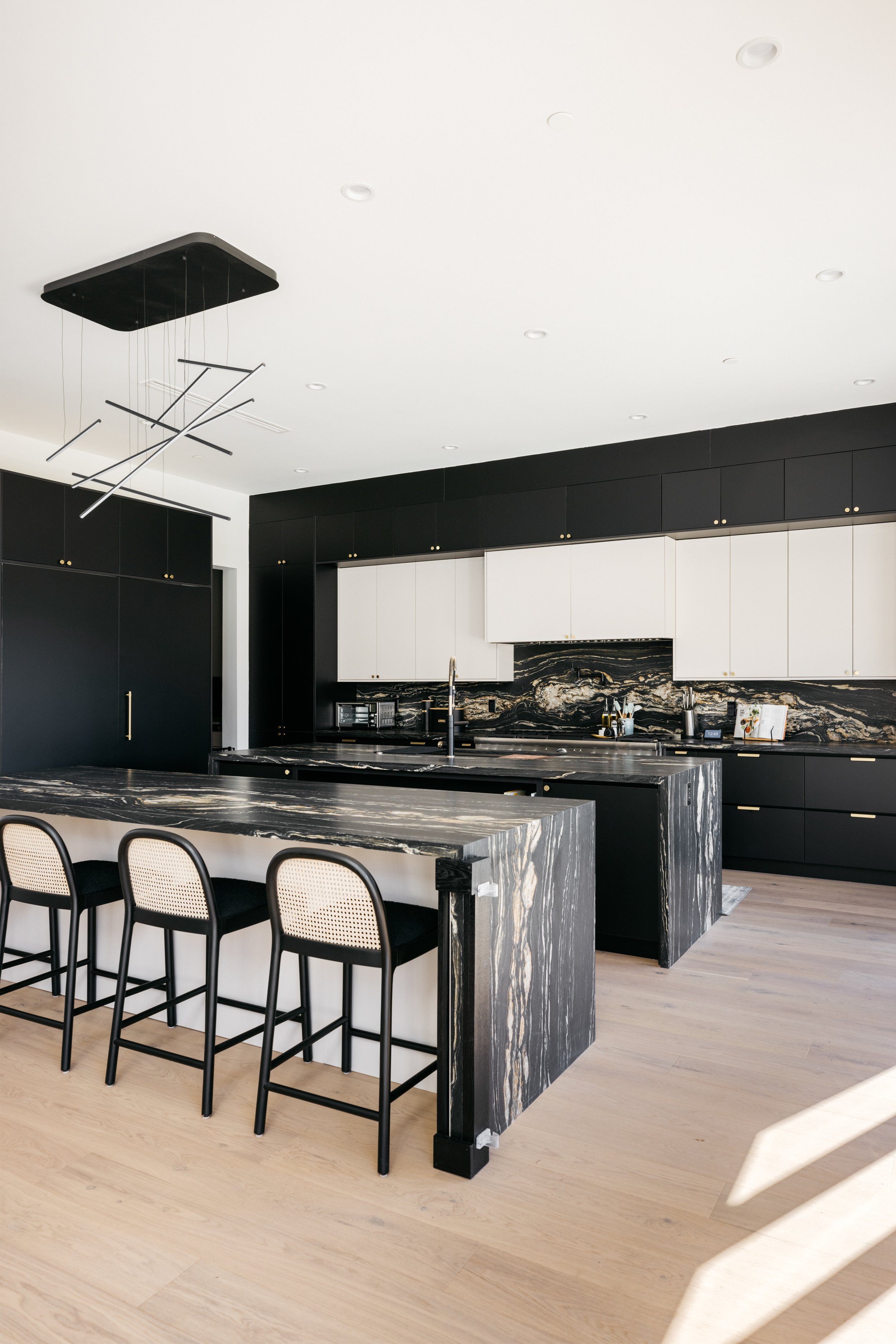 5261 Hermosa Ave - virtuallyherestudios.com-37.jpg