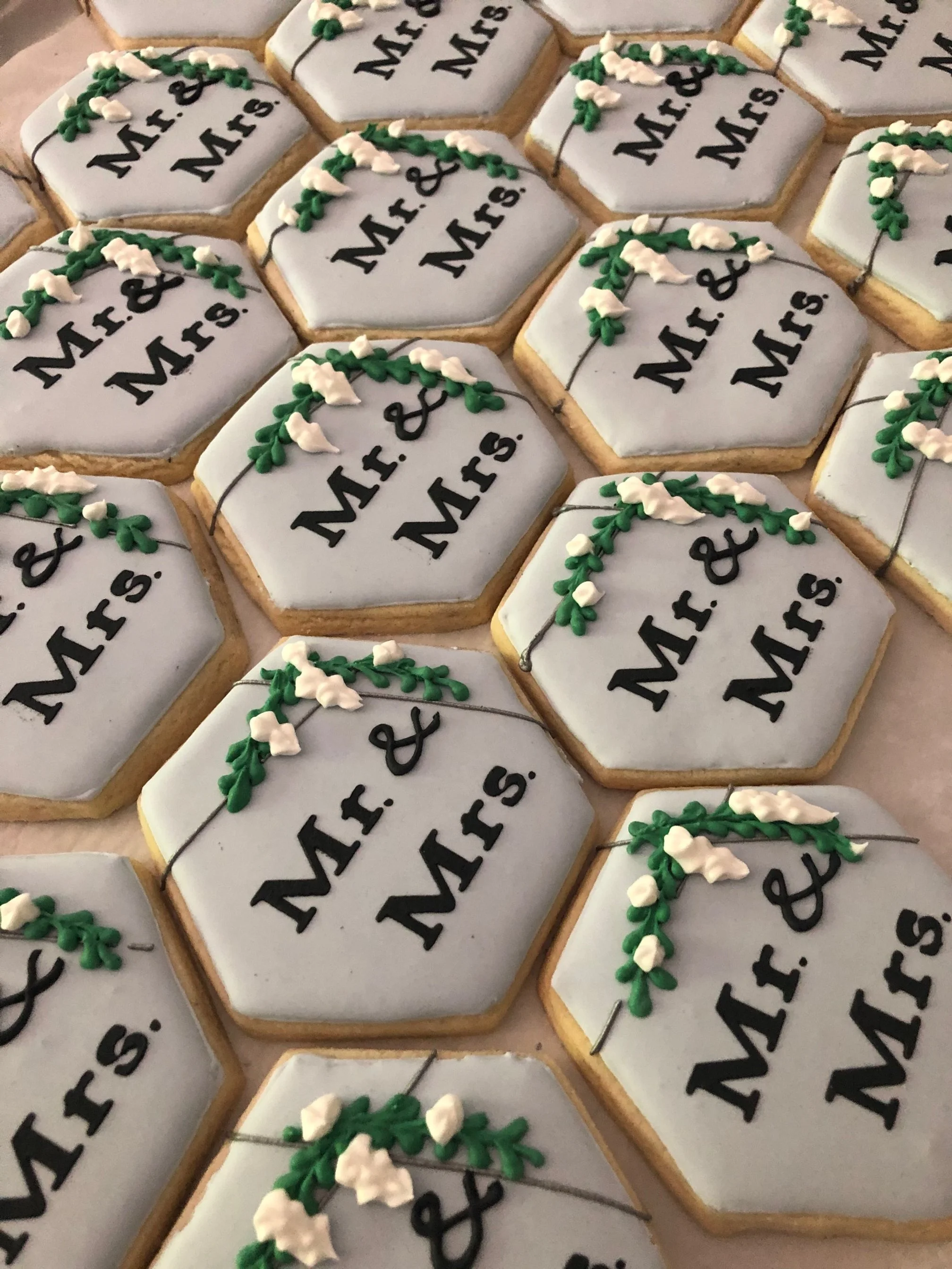 Mr n Mrs cookies.jpg