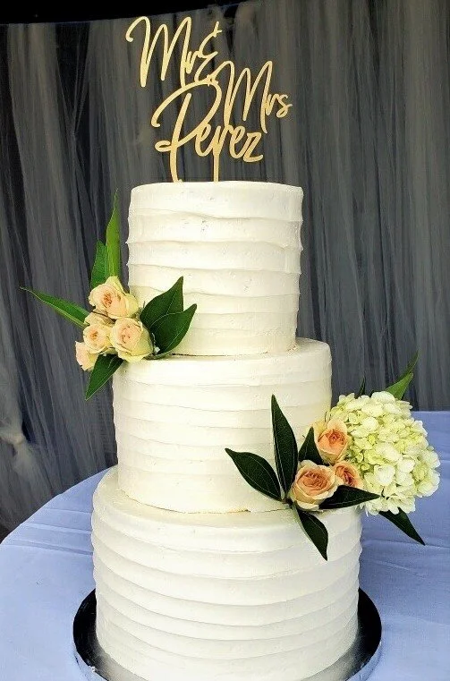 3 tier Mr n Mrs w peach flowers (2).JPG