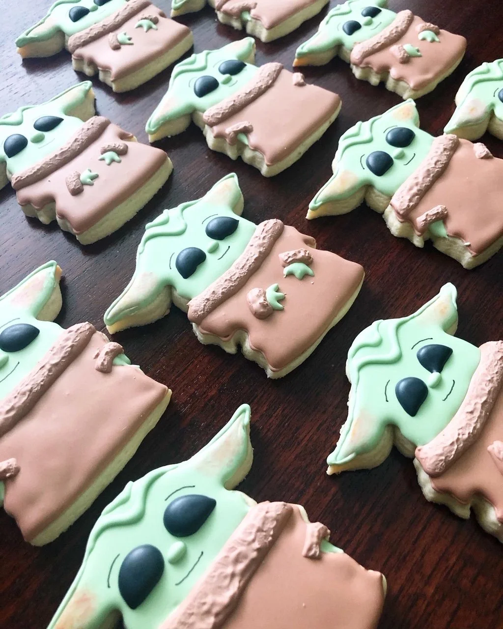 Baby yoda cookies.JPG