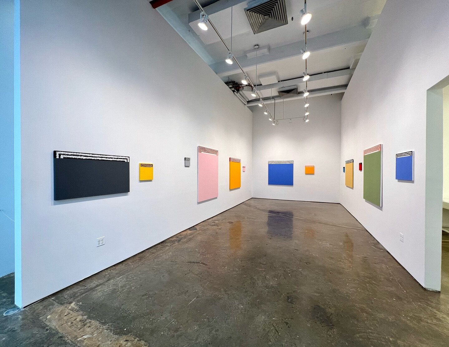 Yo Brooklyn! Stop in today to see Sharon Brant&rsquo;s vibrant new exhibition &ldquo;Change and Recurrence&rdquo;. Our Saturday gallery hours are 11am-5pm. 😎

For more than five decades, Sharon Brant has produced conceptually and aesthetically rigor