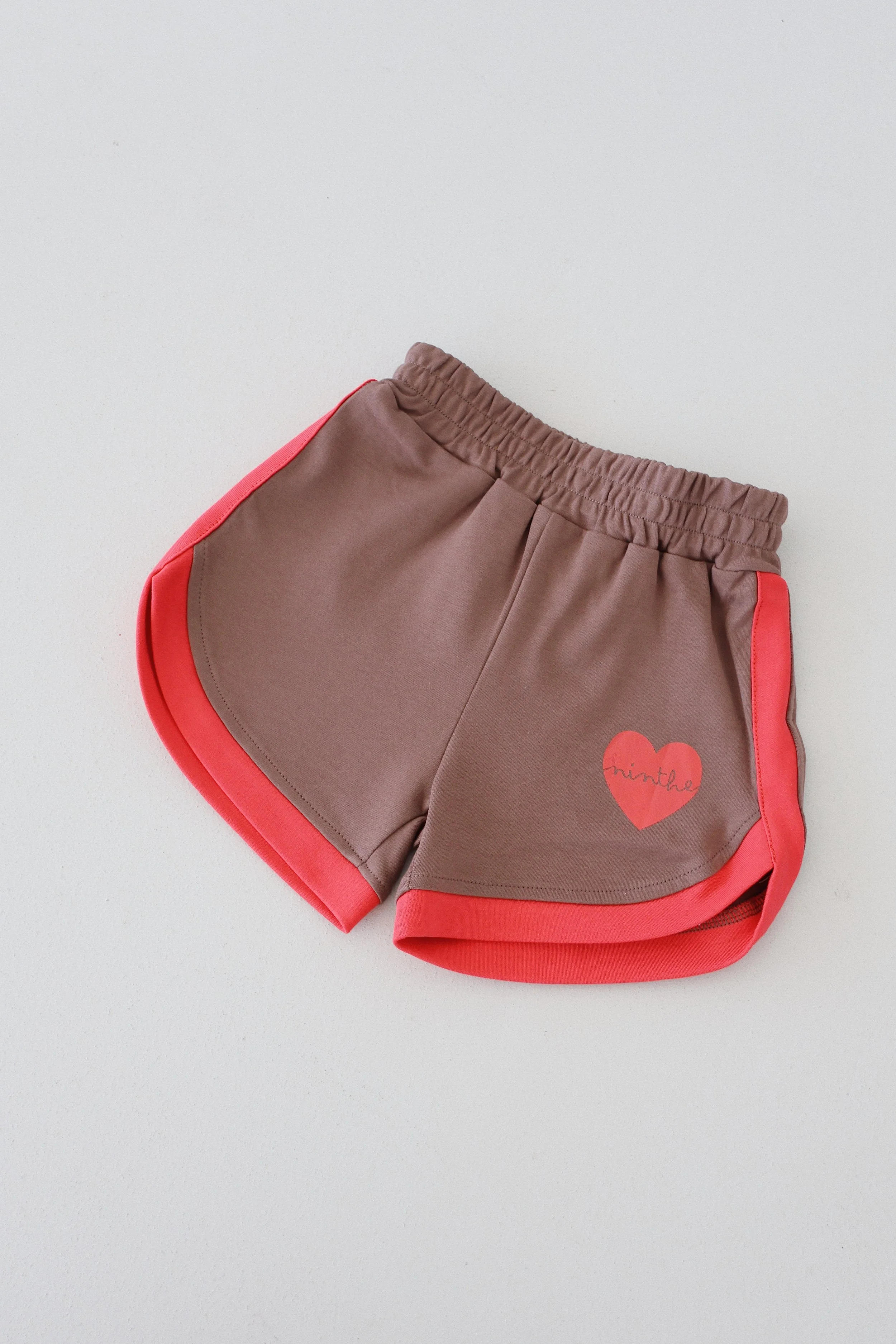 Contrast Scoop Shorts (Brown) — MINOR FAULTS