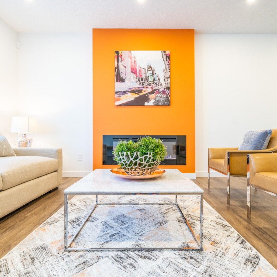 Bold, bright accents can liven up a space and give it a whole new look. If it isn't 🍊, what colour would you paint your accent wall?
.
.
.
#featurefriday #accentwall #orangedecor #orange #moderndecor #modern #gillbuilthomes #gillbuilt #yeg #yeghomes