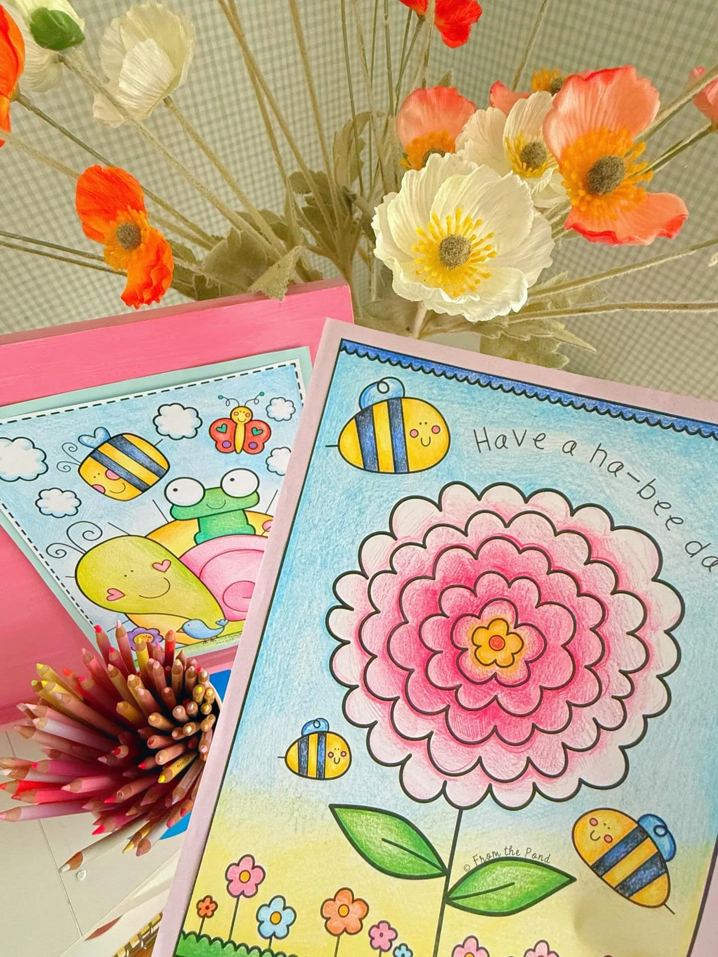 Have a lovely ha-bee day with something to color 🖍️ #pondcoloringclub