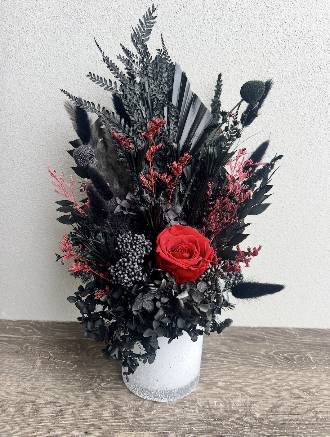 A FOREVER Floral Vase Arrangement - ONYNX ROSE