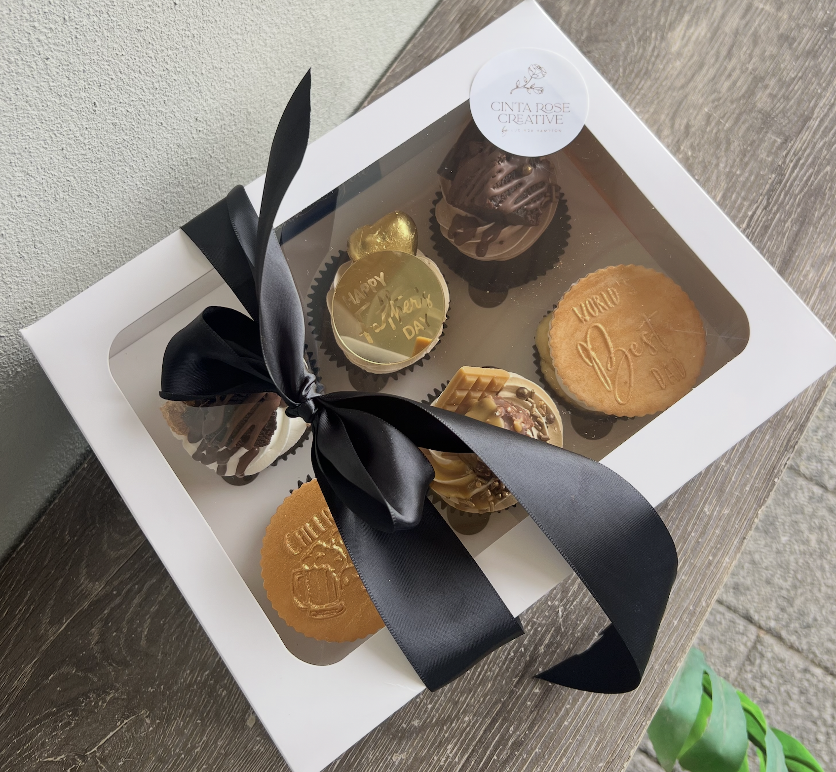 FATHER'S DAY - A Delicious Gift - Cupcakes Cookies Macarons