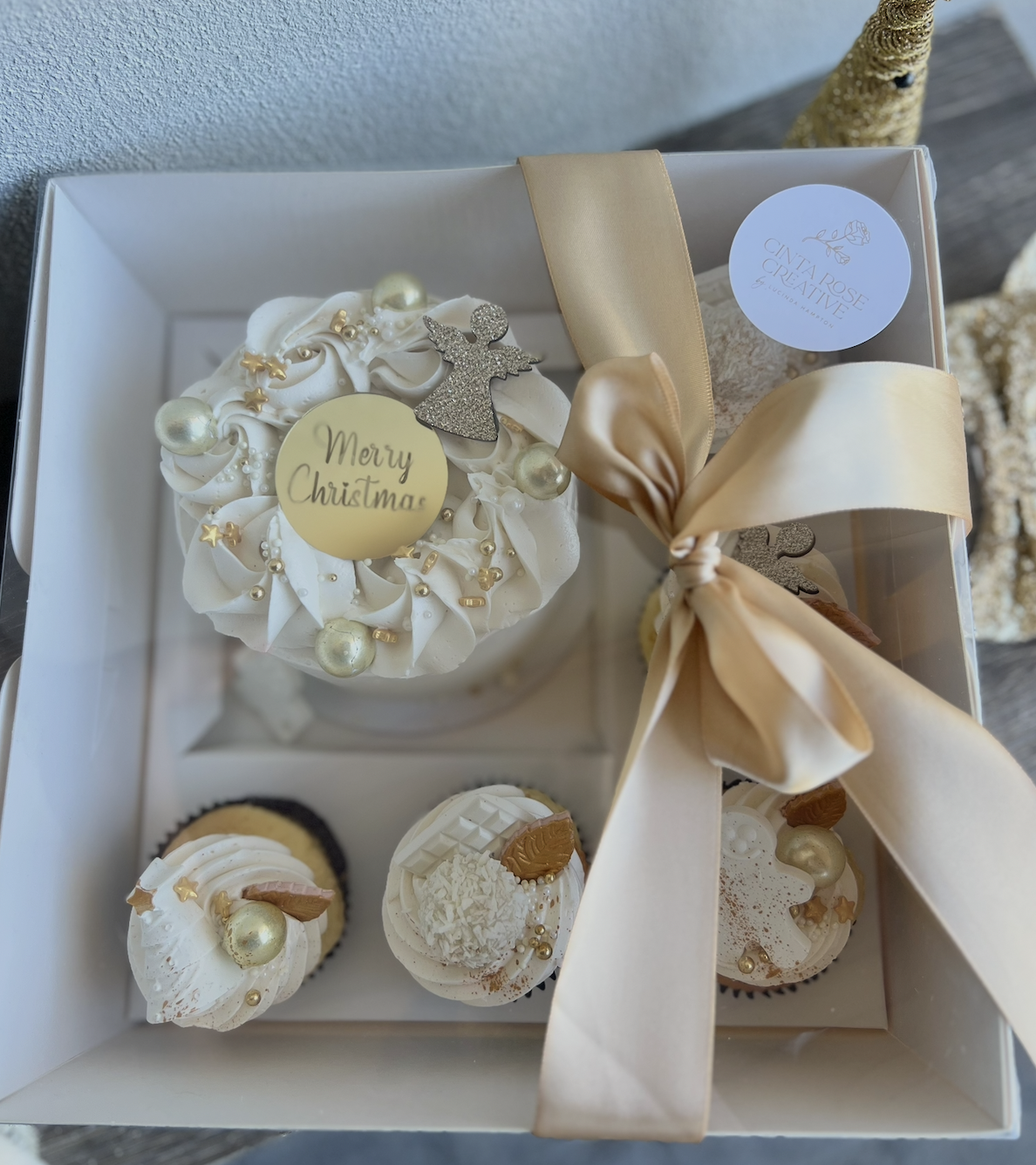 Christmas Cake & Cupcake Gift Set