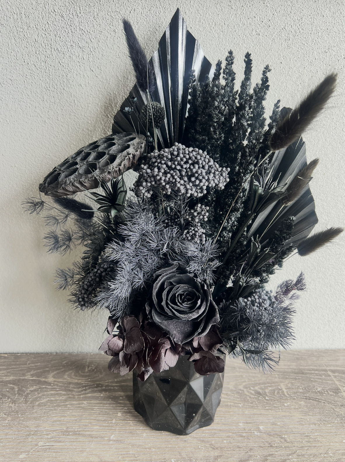 A FOREVER Floral BLACK - ONYX LOTUS