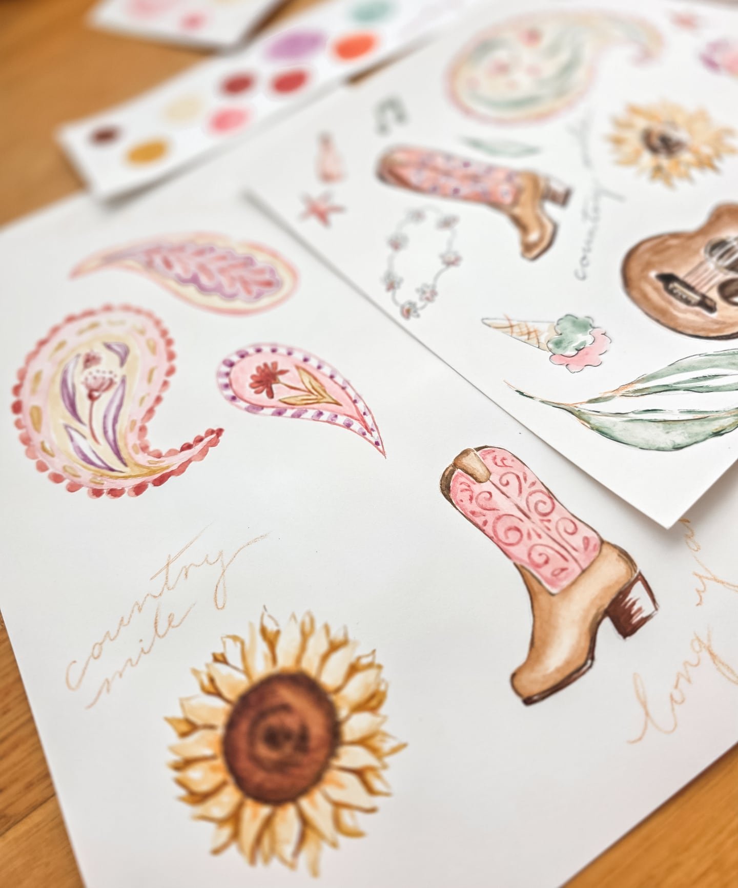 🌼Much fun is being had on this special project!🥾
.
#productdesign #boutiquebrand #australianbrand #printandpattern #australiandesign