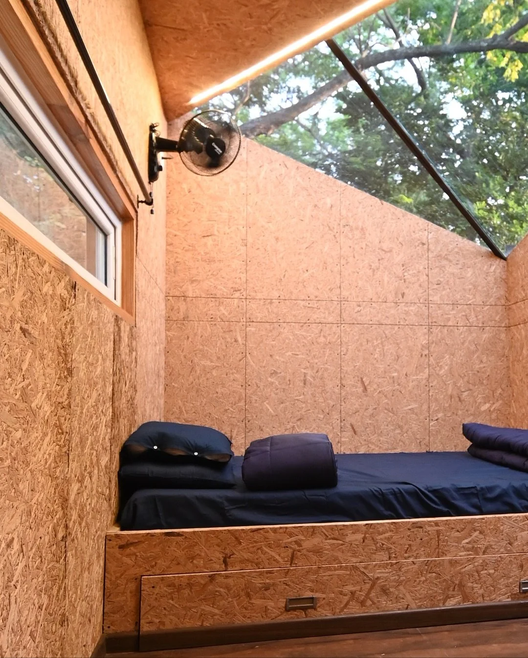 Research from the Journal of Environmental Psychology shows that just 2 minutes of complete quiet can lower blood pressure and heart rate more effectively than relaxing music. 

Another study by the National Institute of Health found that silence pro