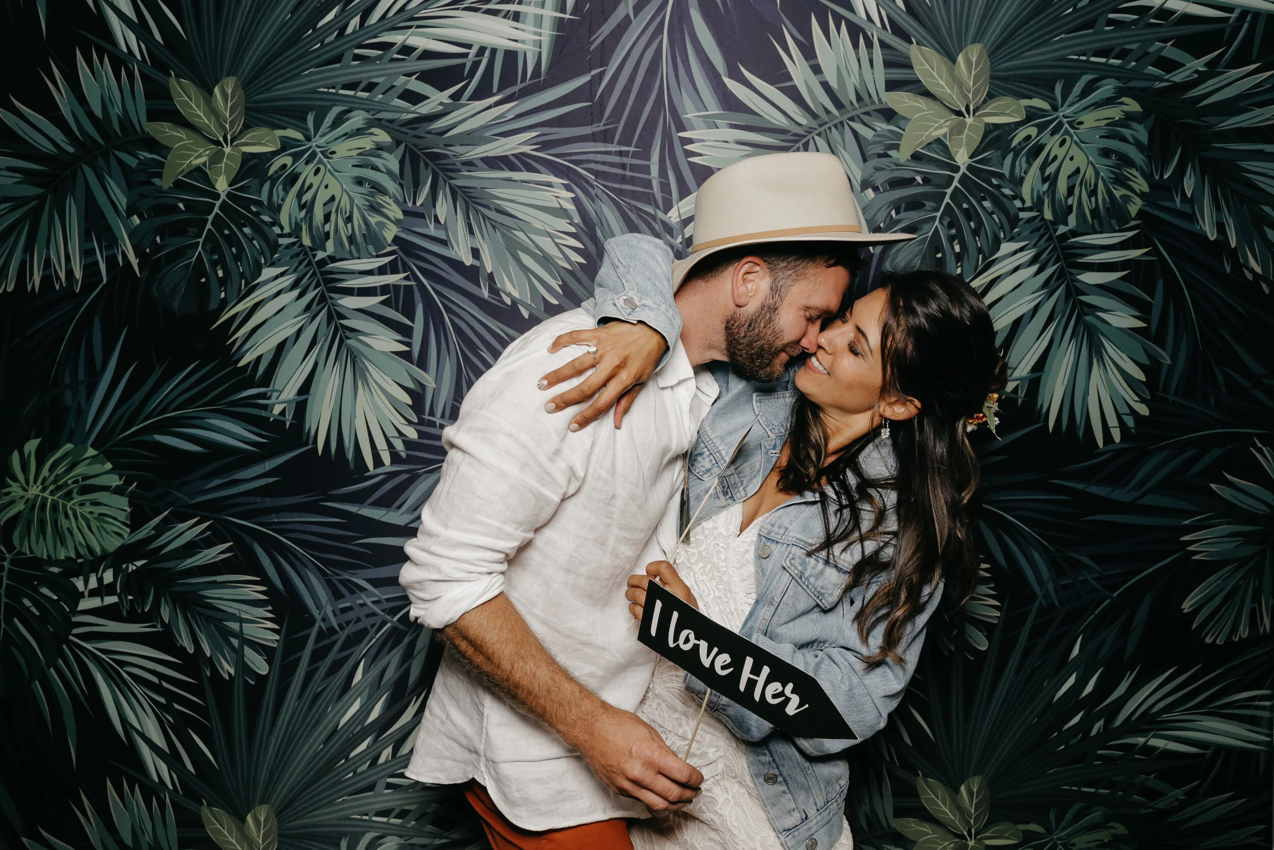 Backyard Wedding Photo Booth // Dan + Hannah