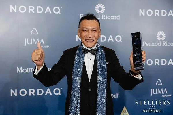 In partnership with @jumastudio, Stelliers Asia 2025 finalists received bespoke, limited-edition scarves, crafted from recycled and upcycled materials as symbols of recognition.

Each scarf was produced from recycled water bottles, transforming them 