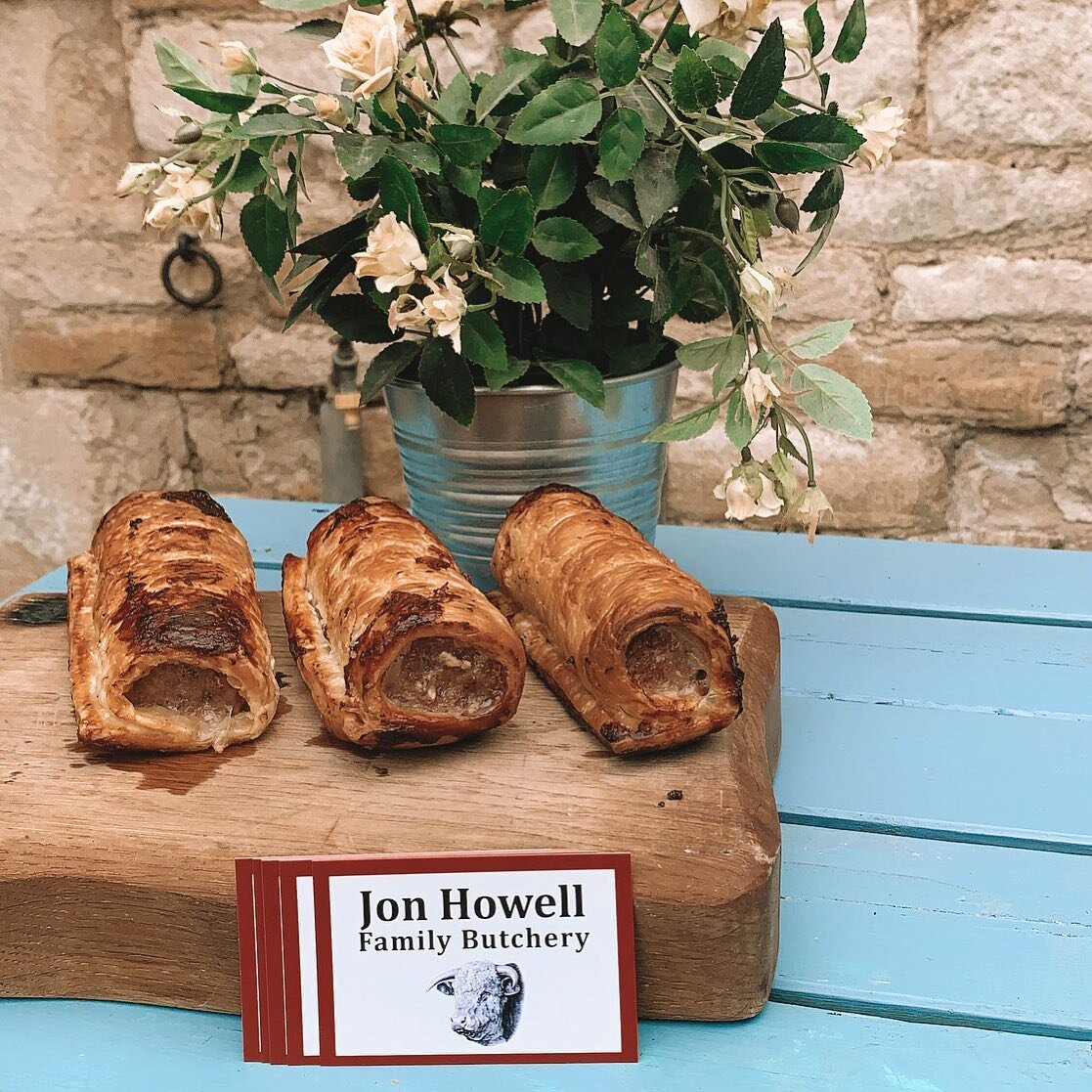 We are very lucky to be supplied by the fabulous @jonhowellfamilybutchery with their sausage rolls, pasties and quiches 🤤 Best be quick though as they disappear VERY fast 💨