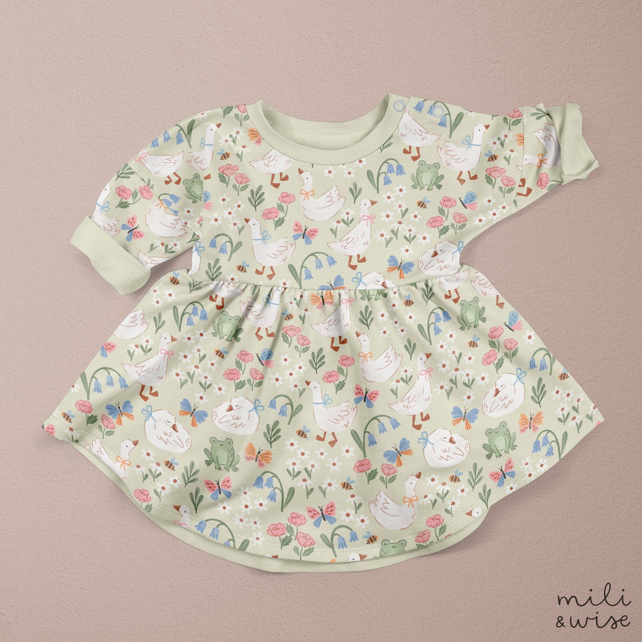 Coming Soon | Calla

New pattern coming soon with 10 exclusive colourways.
Size of repeat design tile: 20 x 20 cm or 30 x 30 cm
JPG file at 300 dpi
&euro;39 for one exclusive colourway; &euro;70 for two
Preclaims welcome
.
.
.
.
.
.
.
#patterndesign 