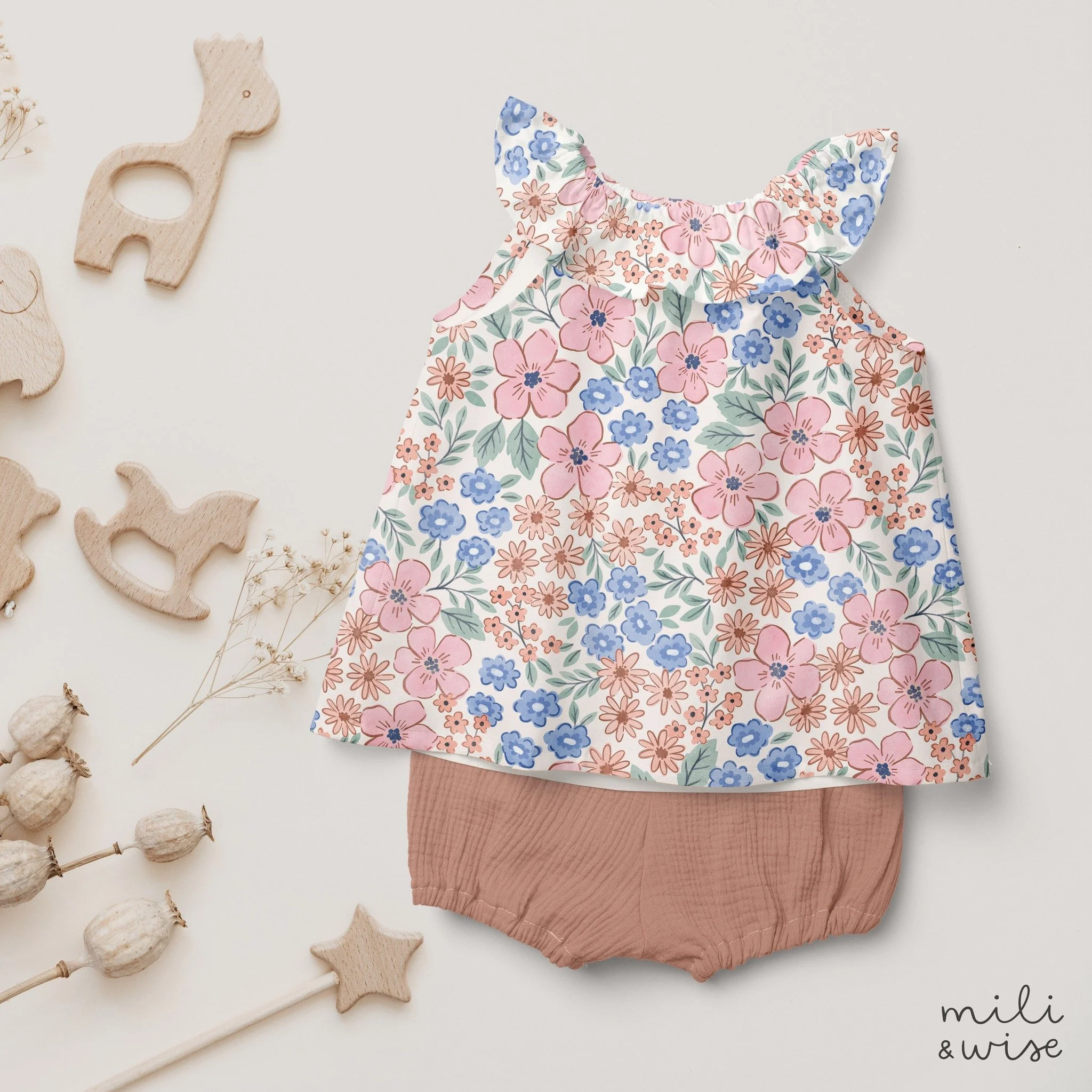 Coming Soon | Alma

New pattern coming soon with 10 exclusive colourways.
Size of repeat design tile: 20 x 20 cm or 30 x 30 cm
JPG file at 300 dpi
&euro;39 for one exclusive colourway; &euro;70 for two
Preclaims welcome
.
.
.
.
.
.
.
#patterndesign #