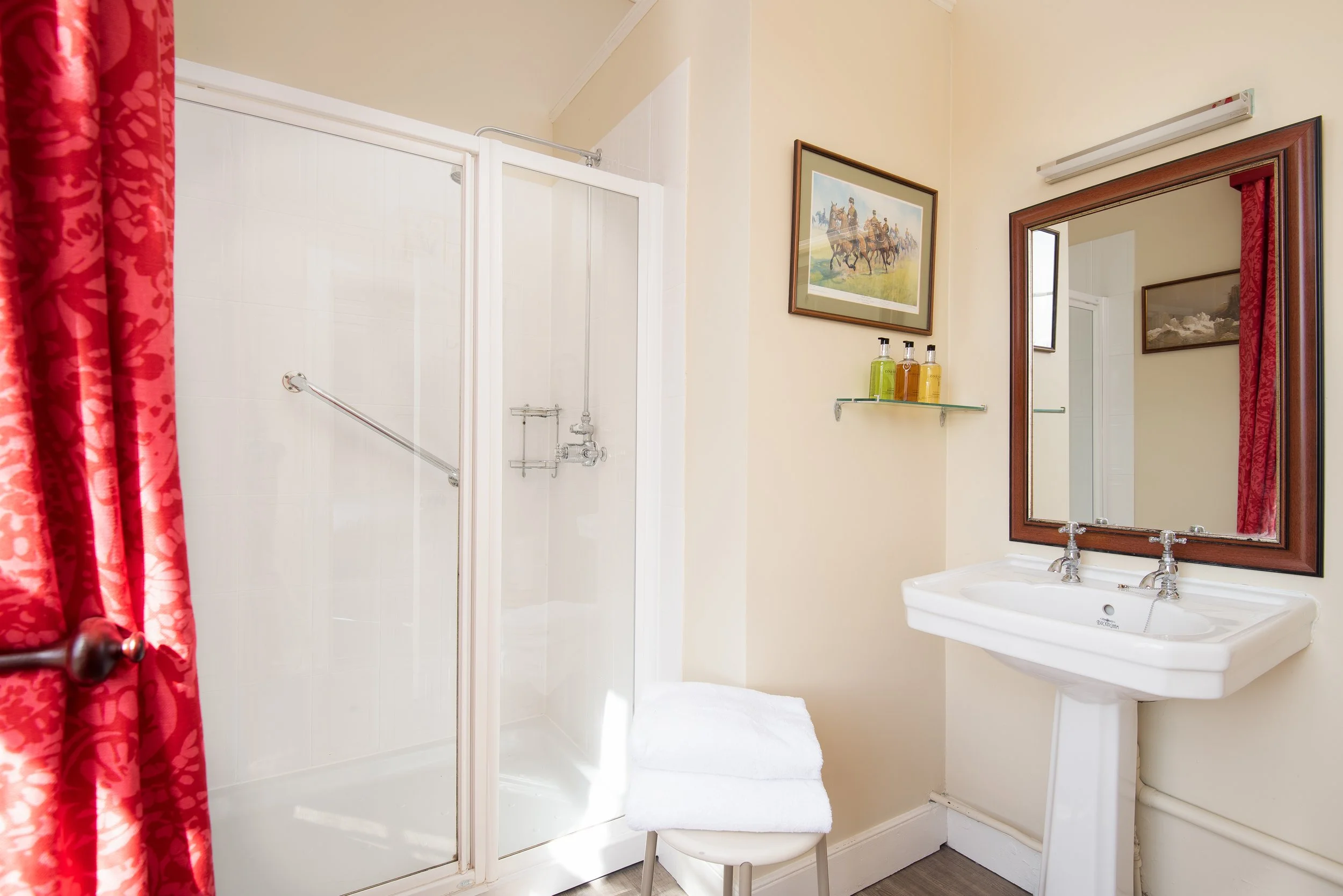 Yellow Room Bathroom, Budle Hall, Bamburgh