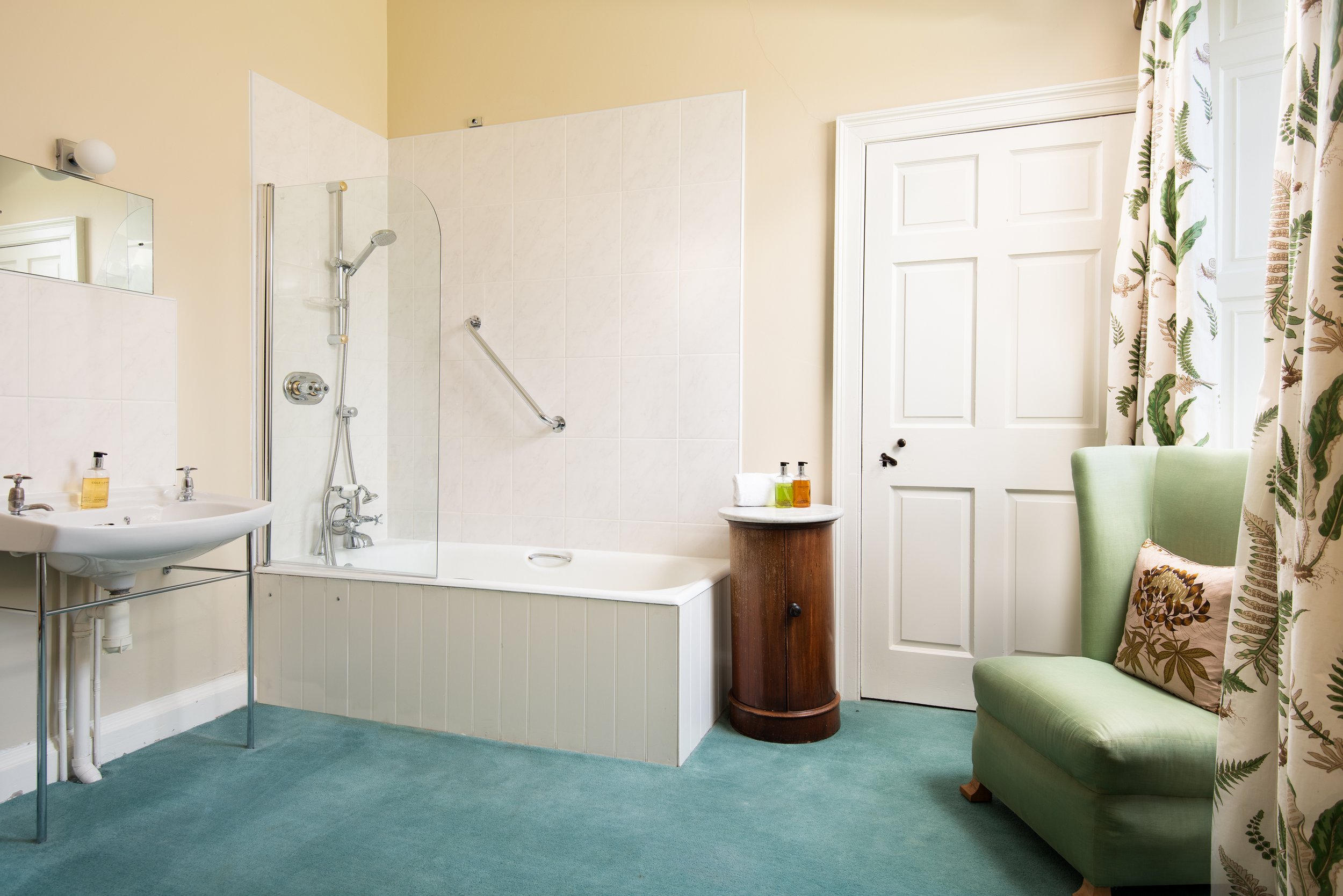 Green Room Bathroom, Budle Hall, Bamburgh