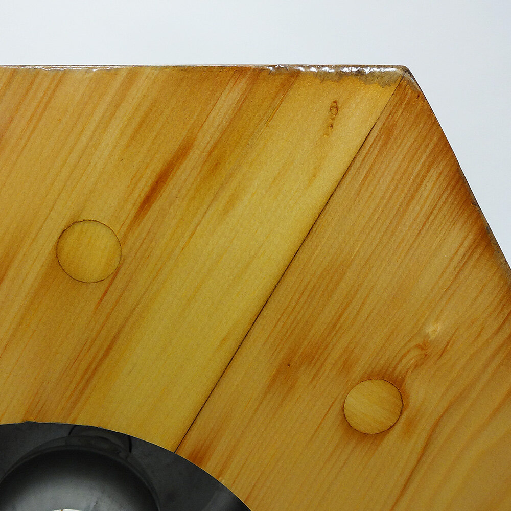 Migliodesign - Hexagon HAL accent light is made from sugar pine
