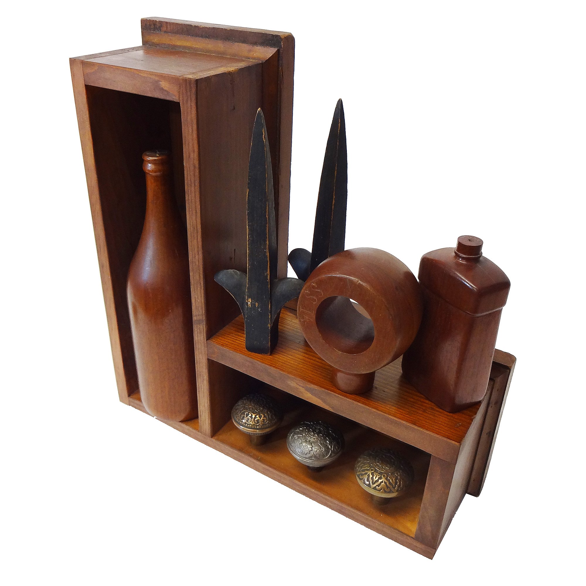 Migliodesign - Wall still life sculpture - made up of several vintage objects