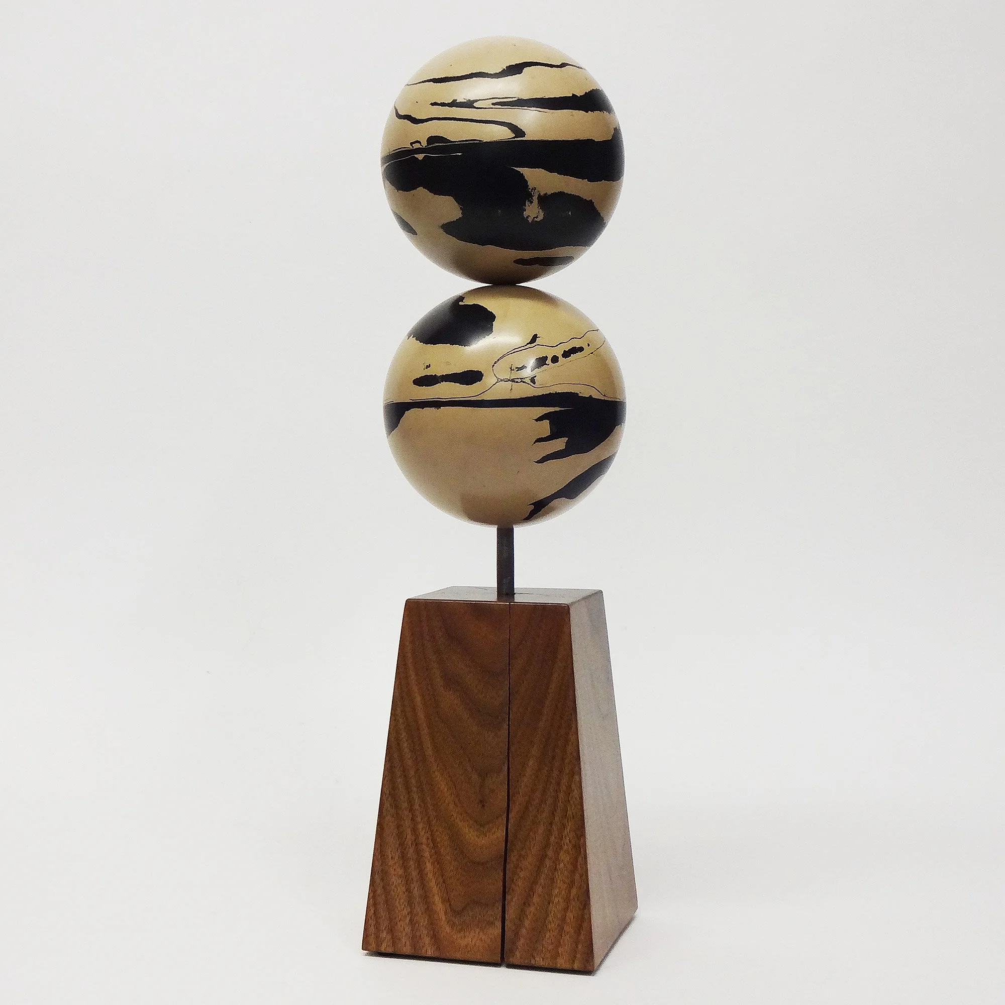 migliodesign-duckpin-bowling-ball-table-sculpture-3.jpg