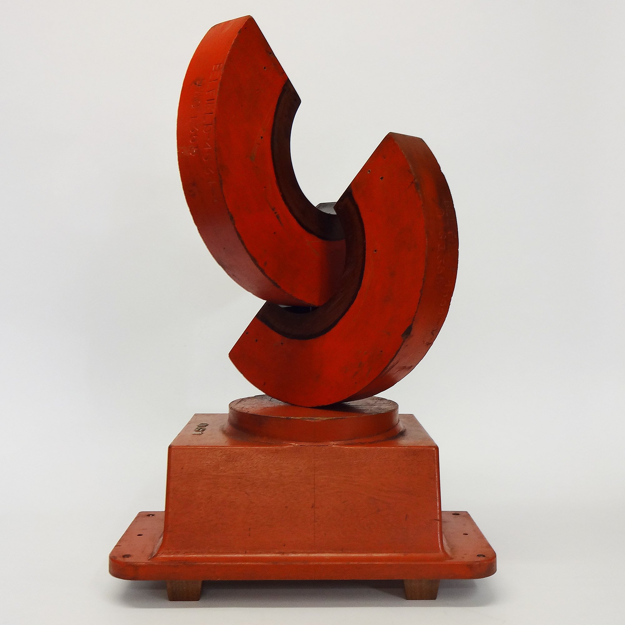 migliodesign-duet-large-wooden-foundry-molds-table-sculpture-4.jpg