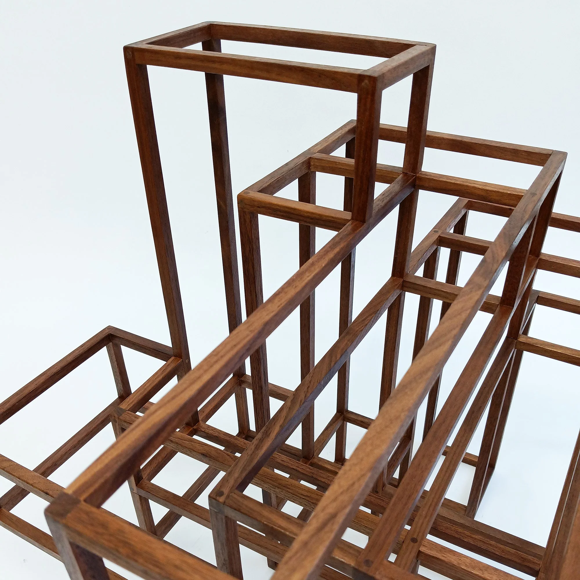 migliodesign-elwood-geometric-table-sculpture-10.jpg