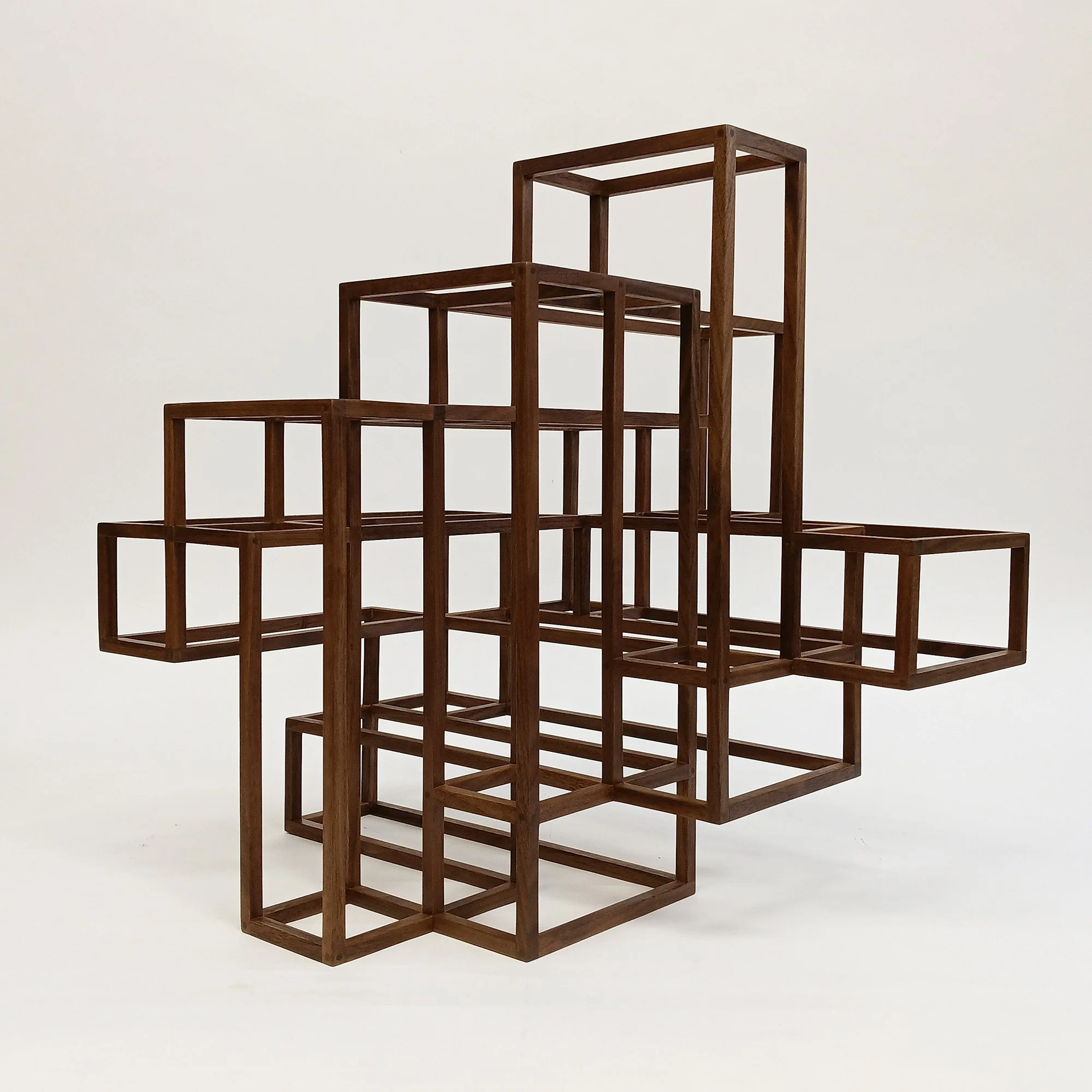 migliodesign-elwood-geometric-table-sculpture-5.jpg