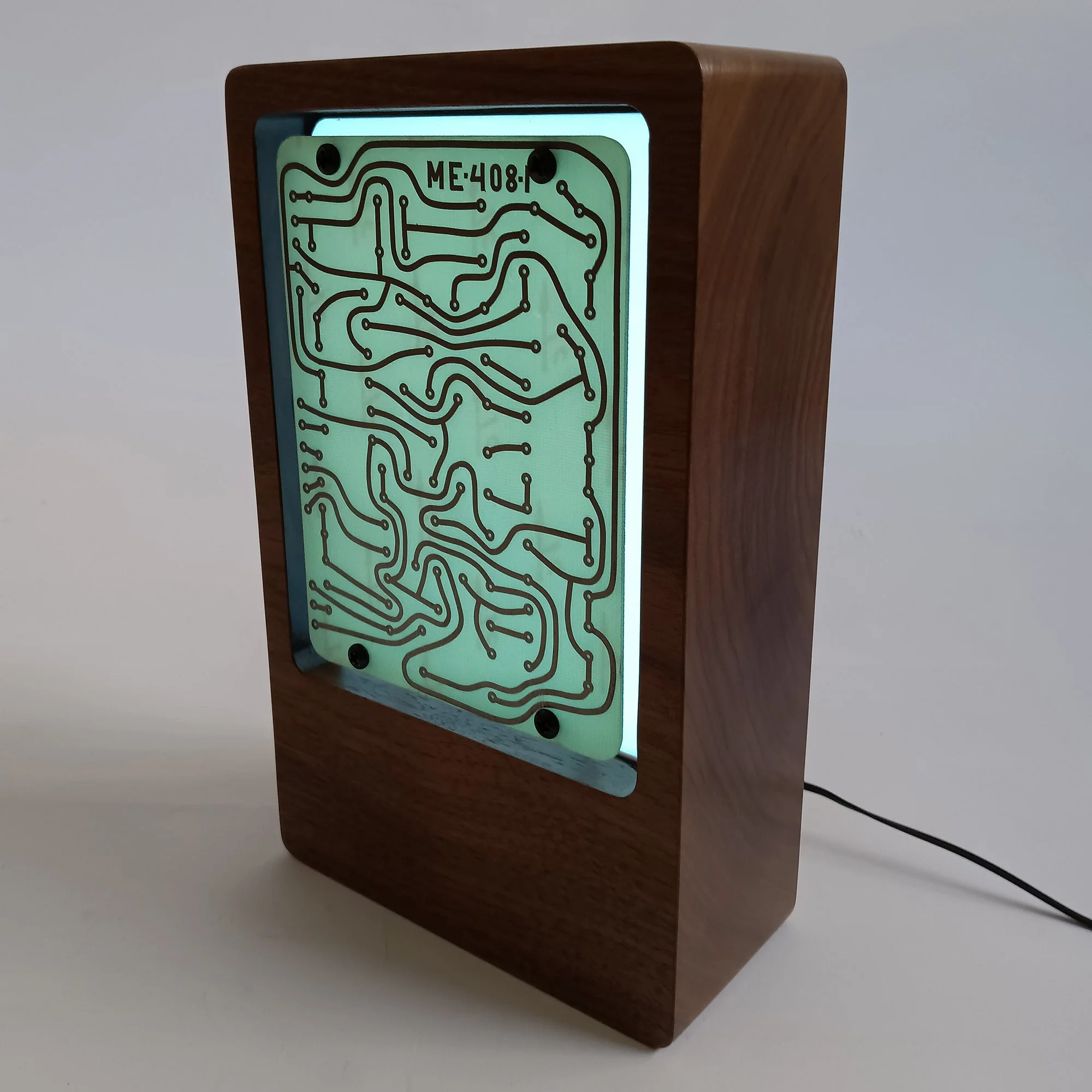 migliodesign-traces-tabletop-circuitboard-nite-light-9.jpg