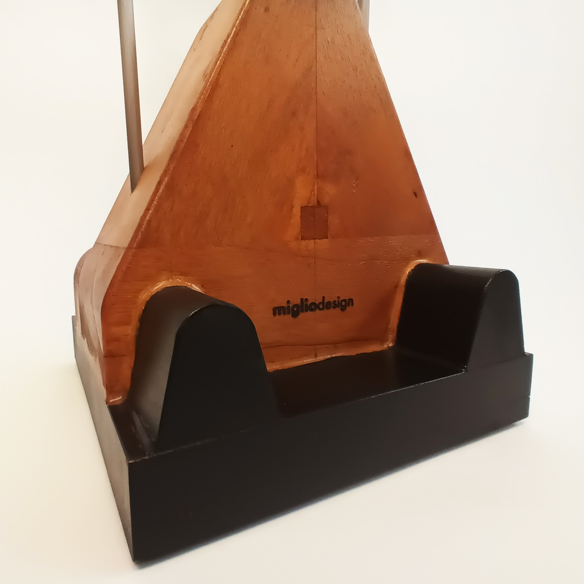 migliodesign-the-visitor-wood-foundry-patterns-table-sculpture-9.jpg