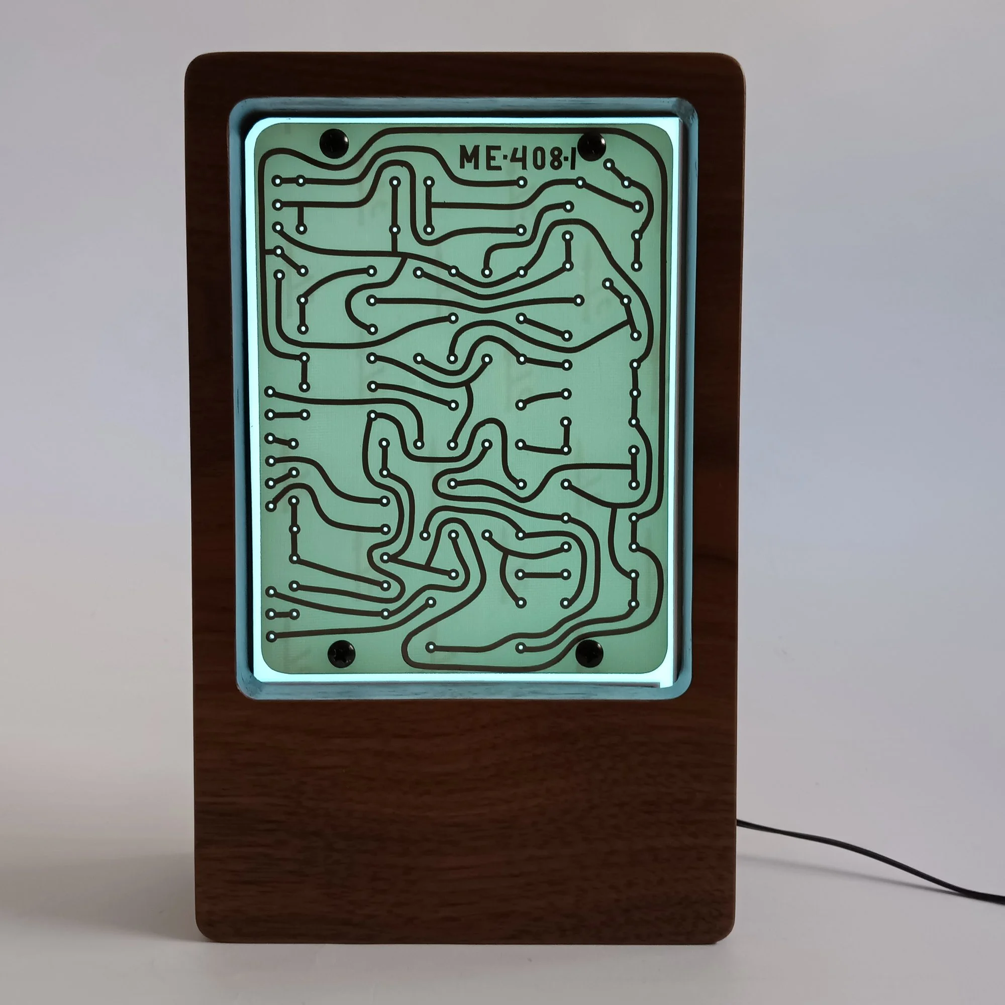 migliodesign-traces-tabletop-circuitboard-nite-light-8.jpg