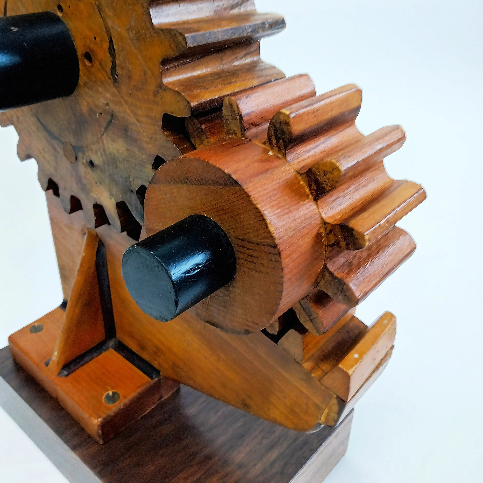 migliodesign-pinch-point-wood-foundry-gear-molds-table-sculpture-8.jpg